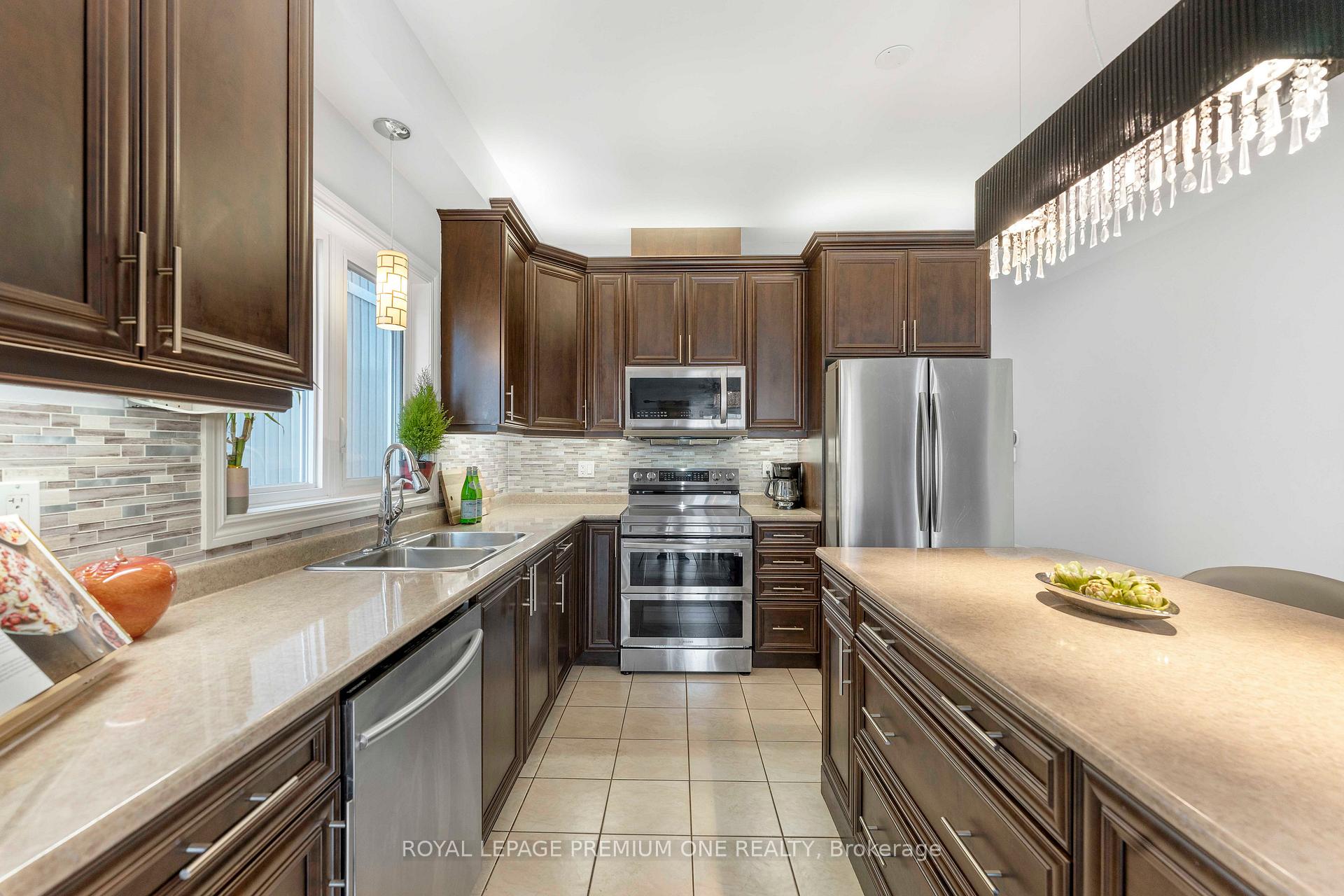 Photo 9 of 20 Warman Street, New Tecumseth, Alliston — HOMEH