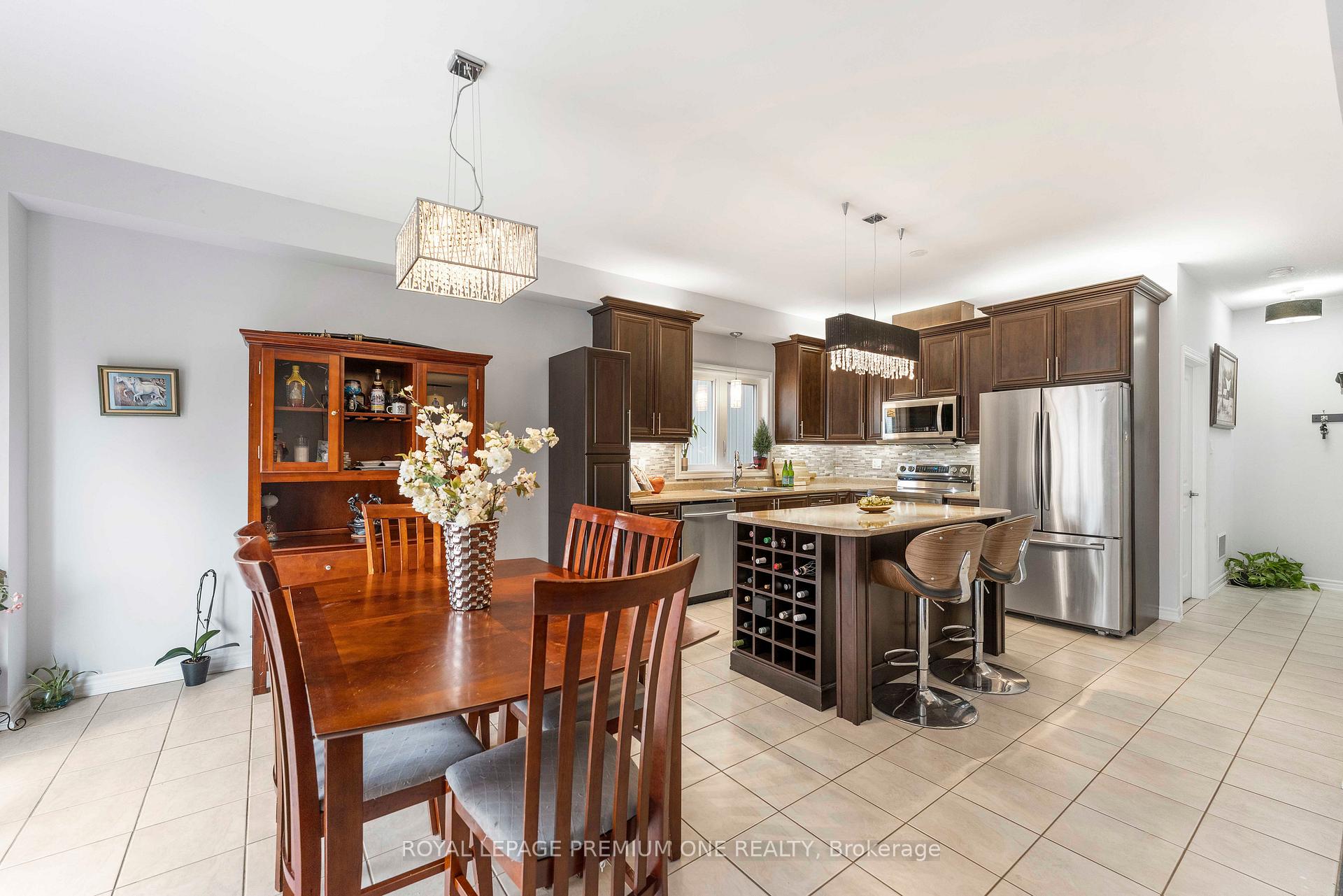 Photo 12 of 20 Warman Street, New Tecumseth, Alliston — HOMEH
