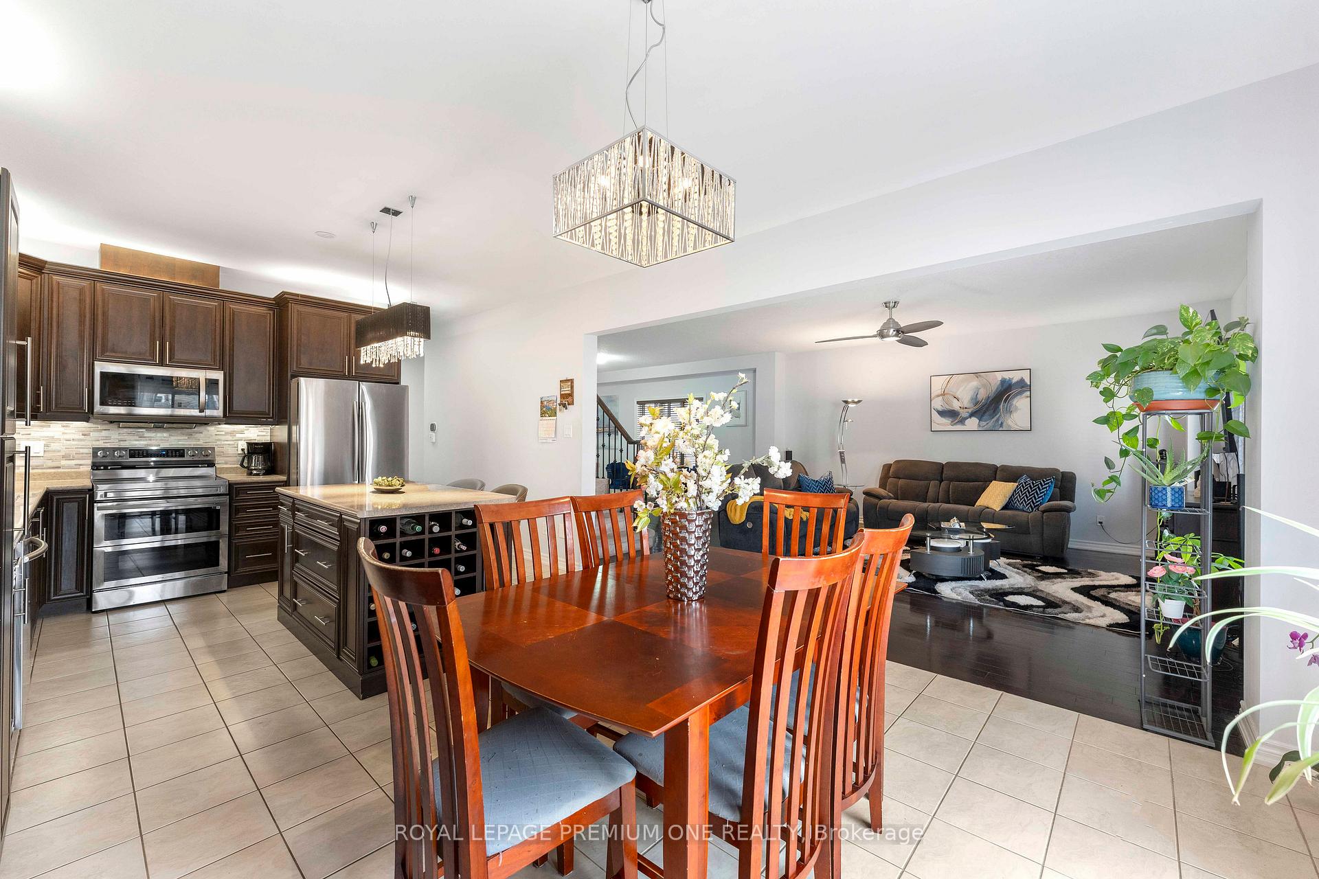 Photo 13 of 20 Warman Street, New Tecumseth, Alliston — HOMEH