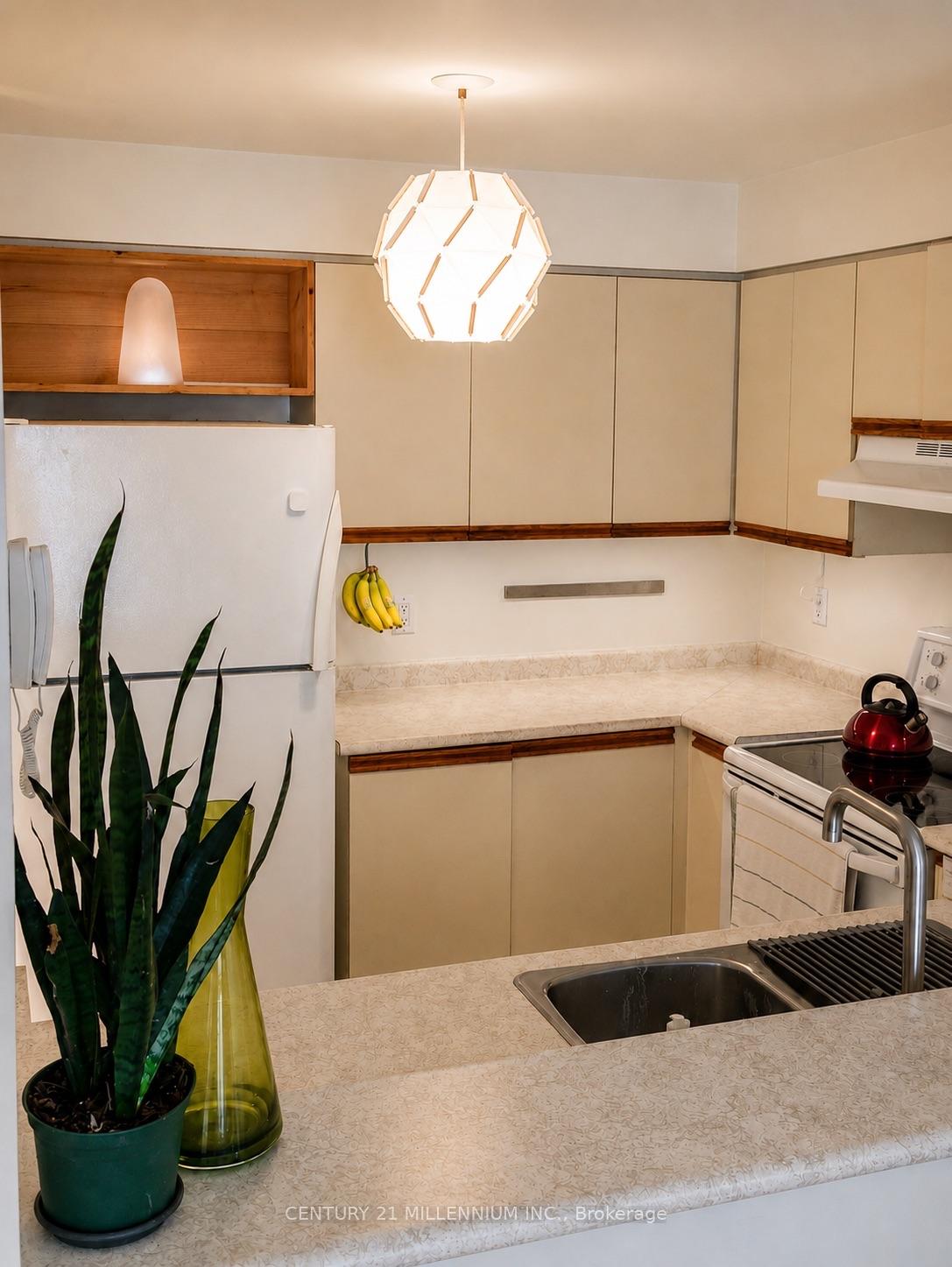 Photo 7 of Unit 510, 140 Dunlop Street E, Barrie, City Centre — HOMEH