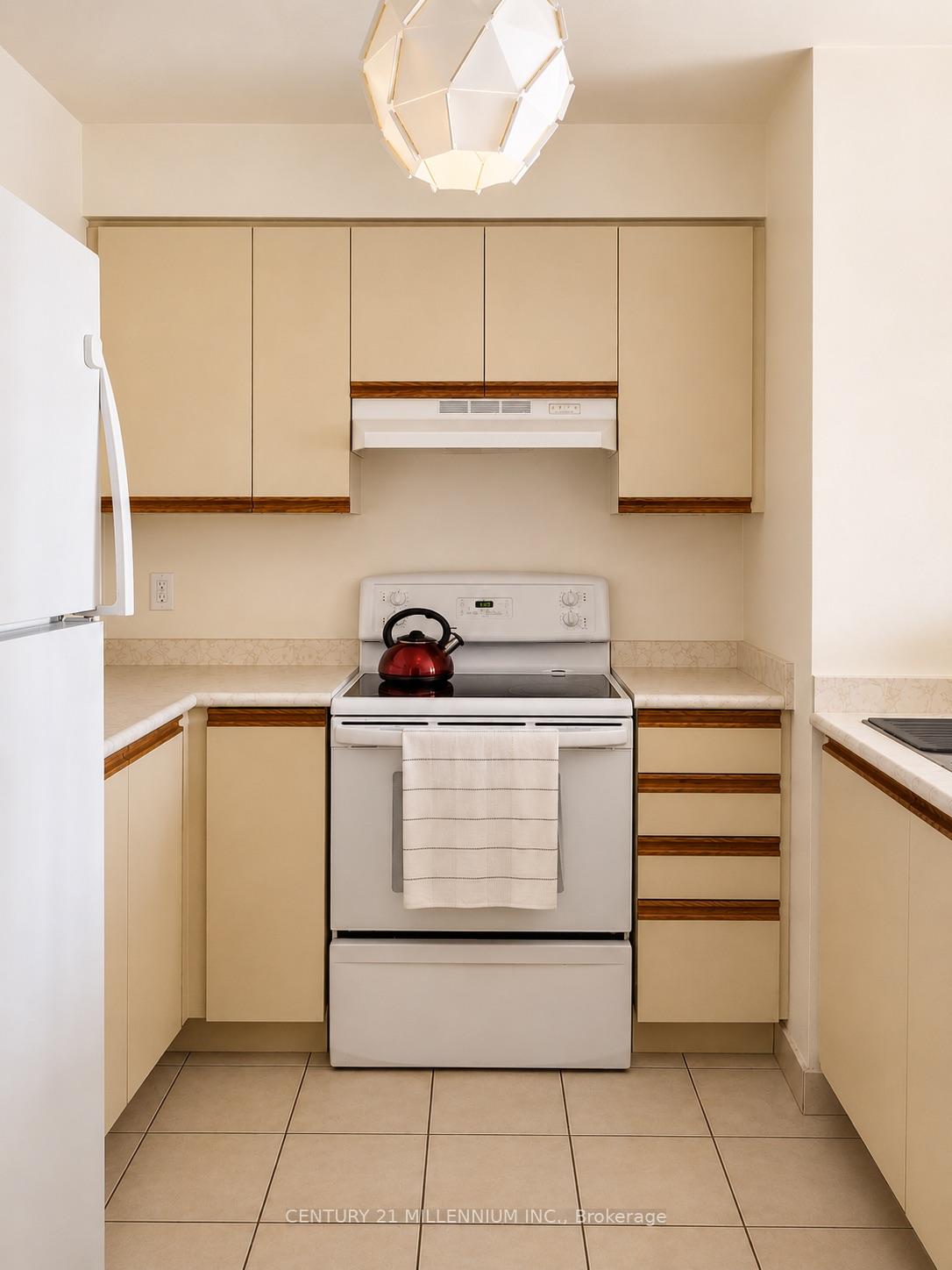 Photo 8 of Unit 510, 140 Dunlop Street E, Barrie, City Centre — HOMEH