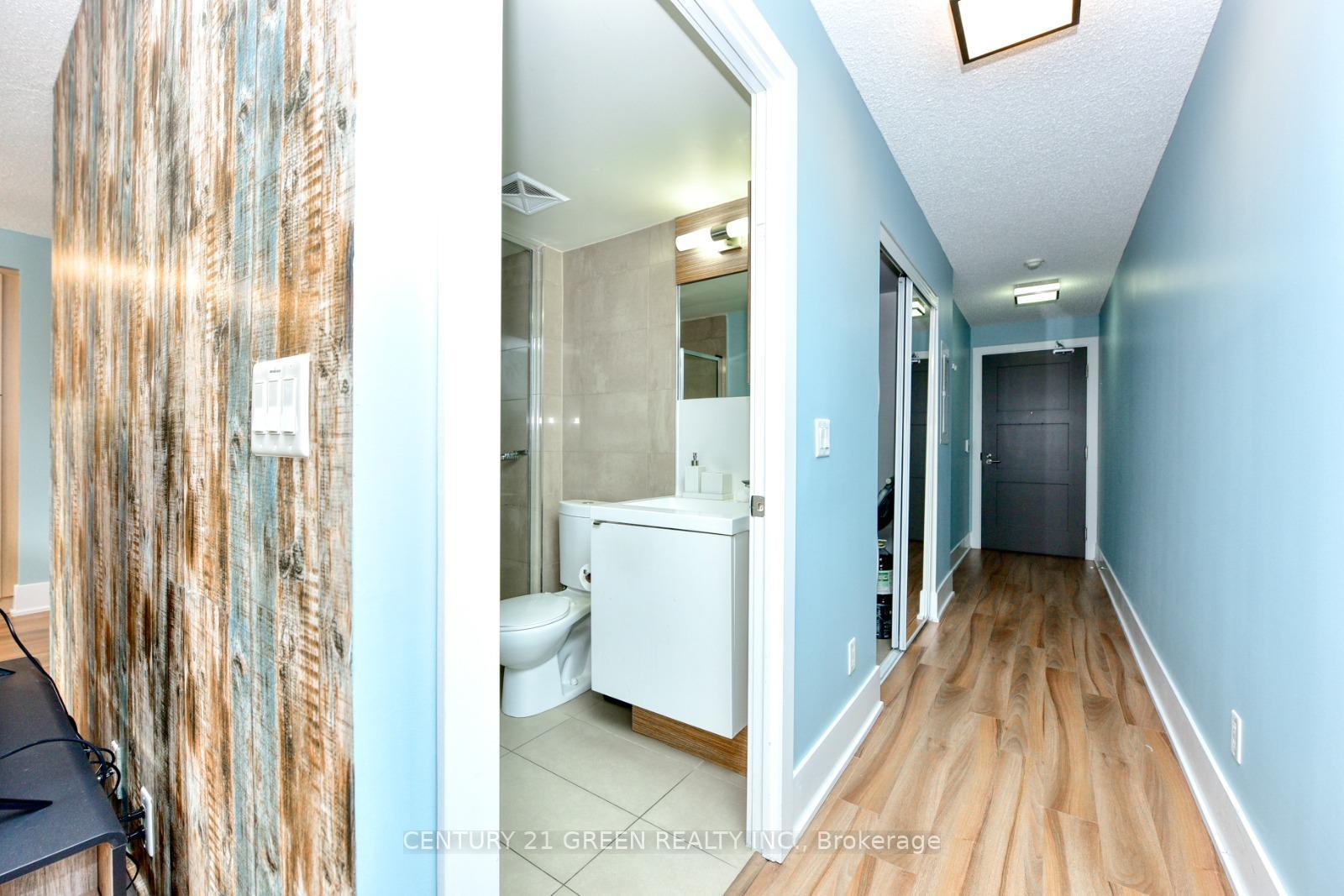 Photo of Unit 1014, 300 Front Street W