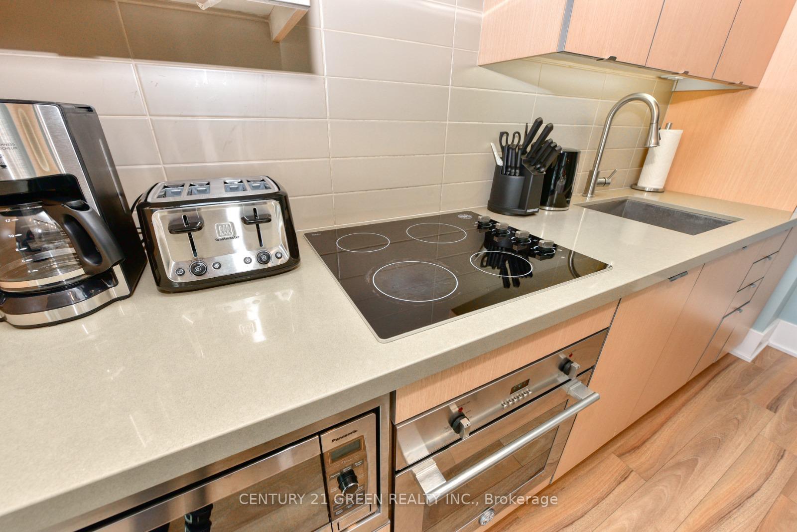 Photo 4 of Unit 1014, 300 Front Street W, Toronto, Waterfront Communities — HOMEH