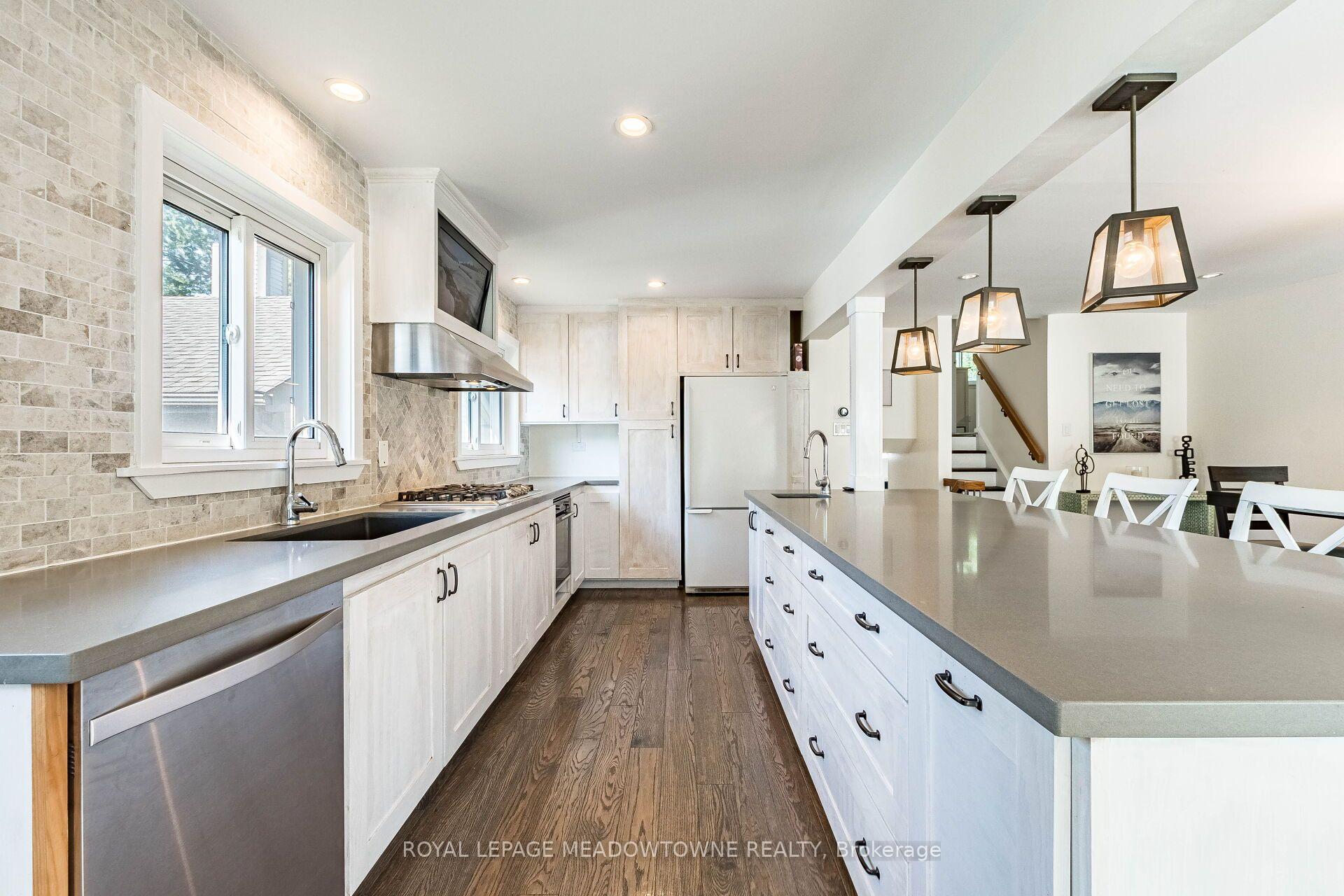 Photo 3 of 56 Sutter Avenue, Brampton, Heart Lake West — HOMEH