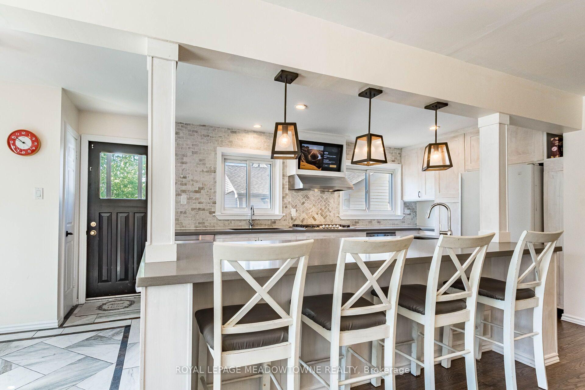 Photo 4 of 56 Sutter Avenue, Brampton, Heart Lake West — HOMEH