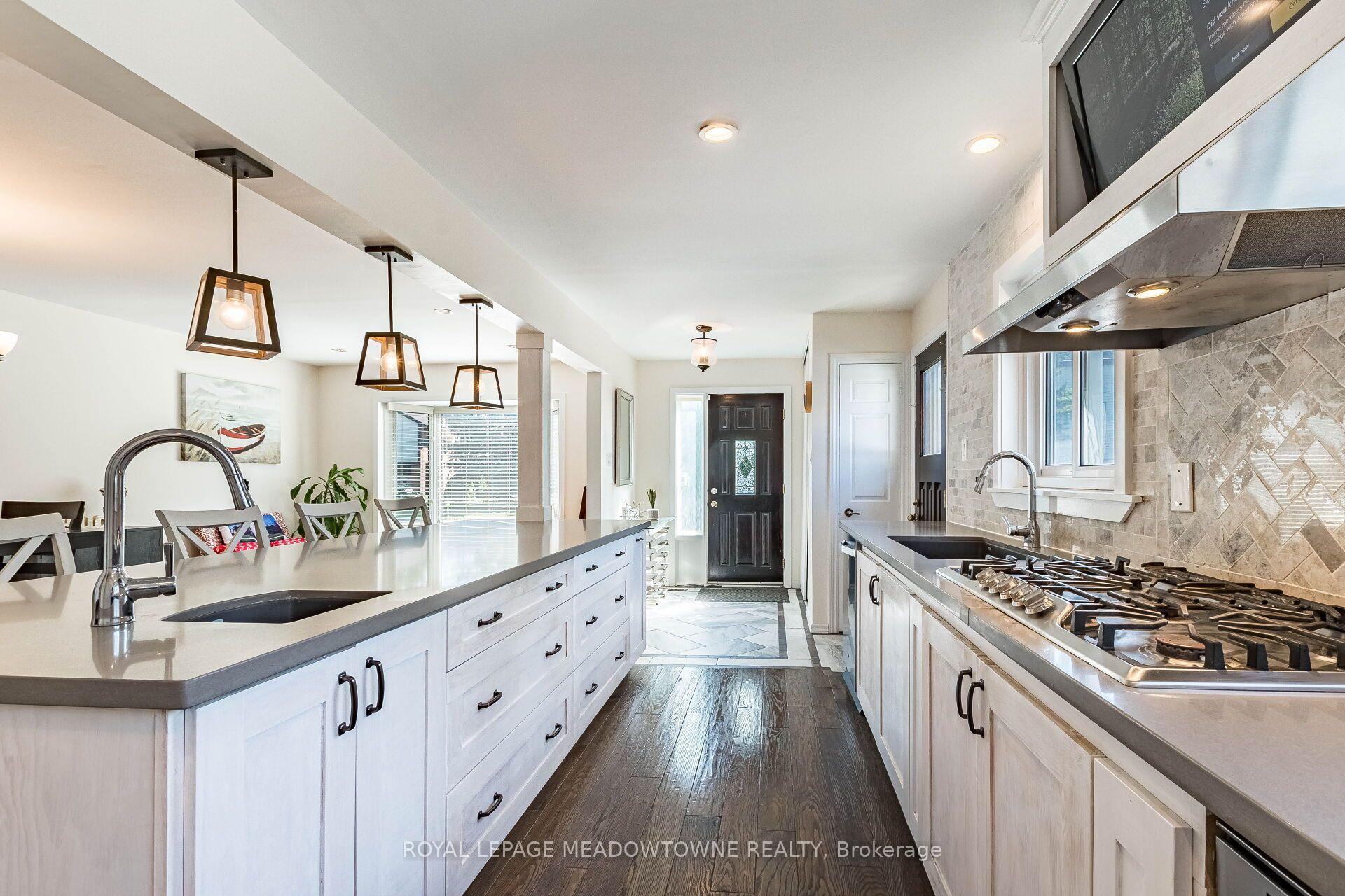 Photo 5 of 56 Sutter Avenue, Brampton, Heart Lake West — HOMEH