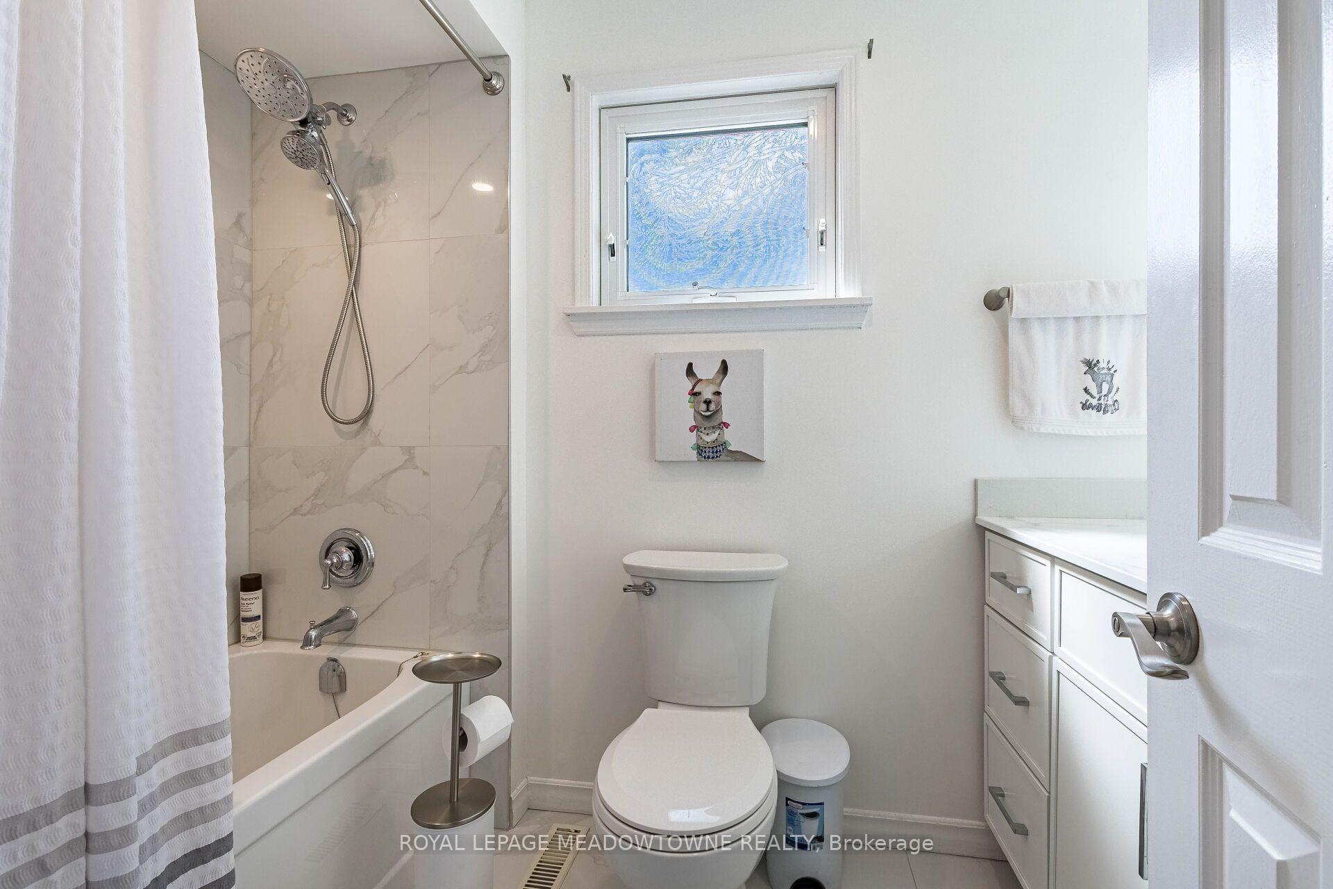 Photo 19 of 56 Sutter Avenue, Brampton, Heart Lake West — HOMEH