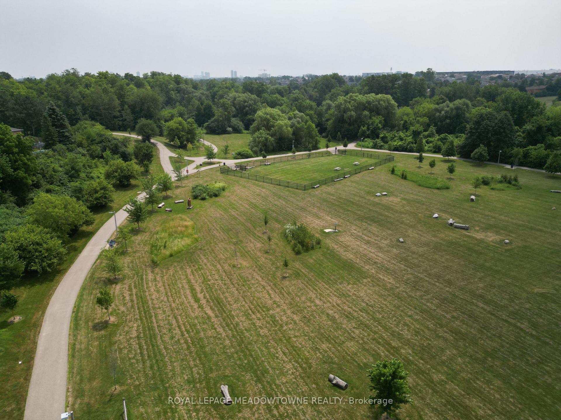Photo 45 of 56 Sutter Avenue, Brampton, Heart Lake West — HOMEH