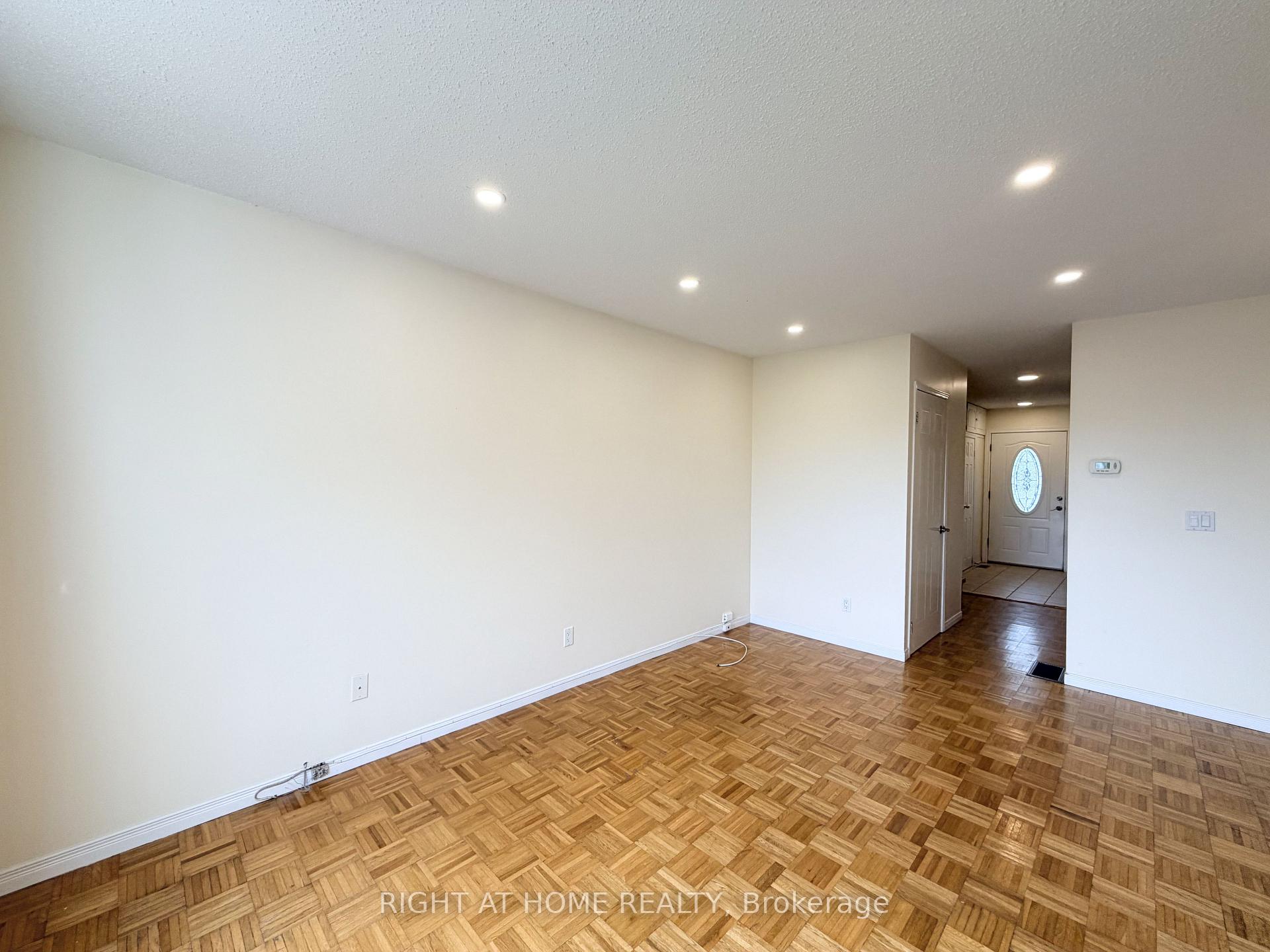 Photo 10 of 1502 O'Hara Court, Oshawa, McLaughlin — HOMEH