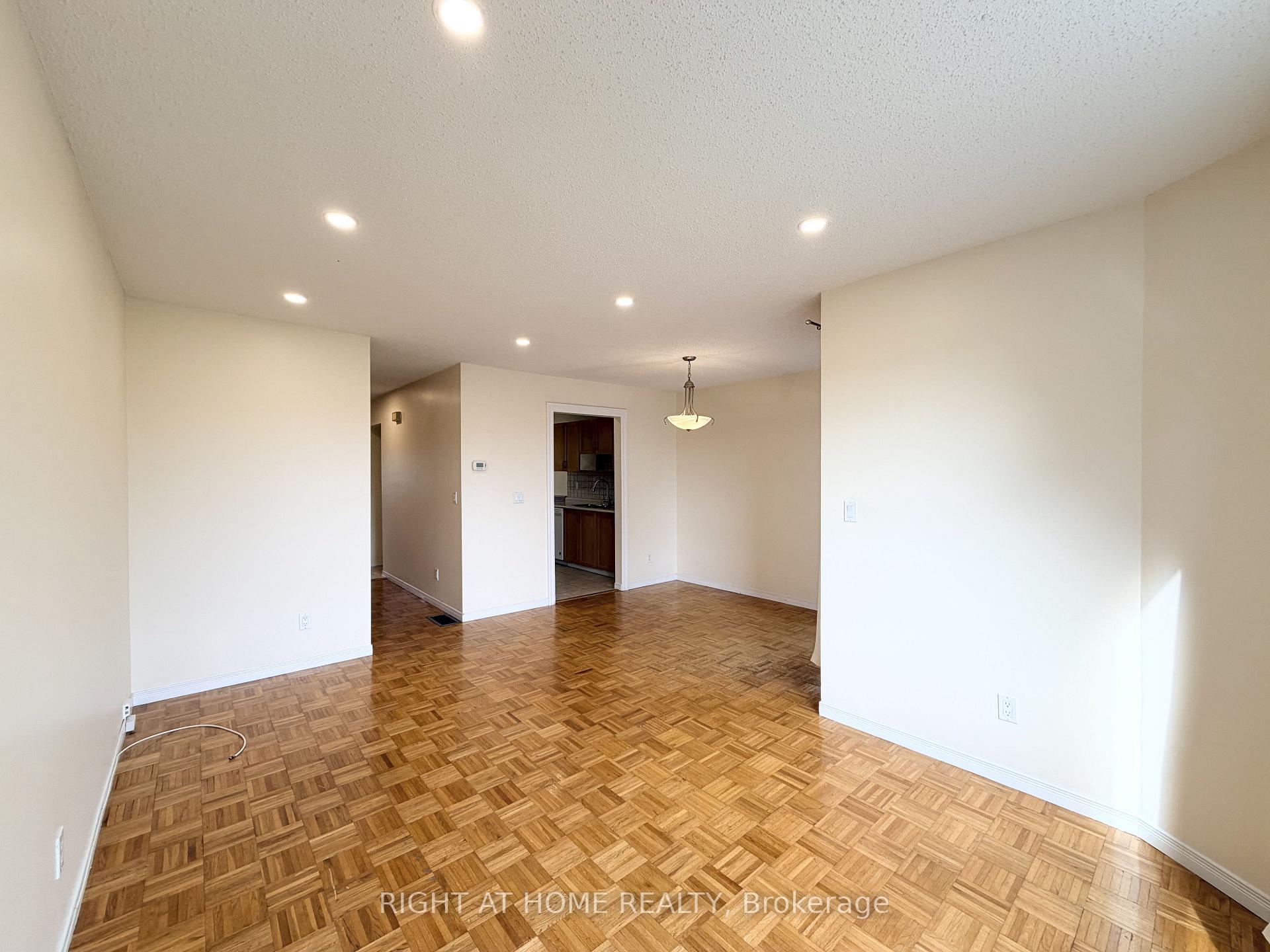 Photo 11 of 1502 O'Hara Court, Oshawa, McLaughlin — HOMEH