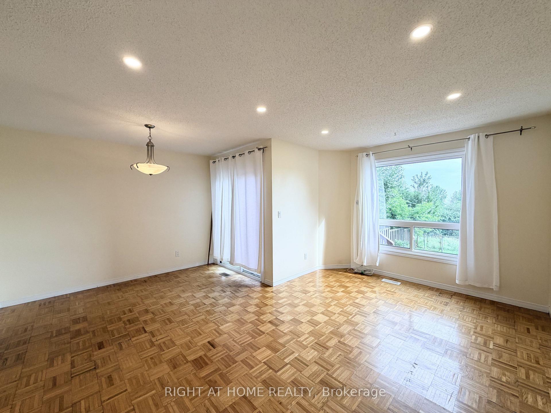Photo 12 of 1502 O'Hara Court, Oshawa, McLaughlin — HOMEH