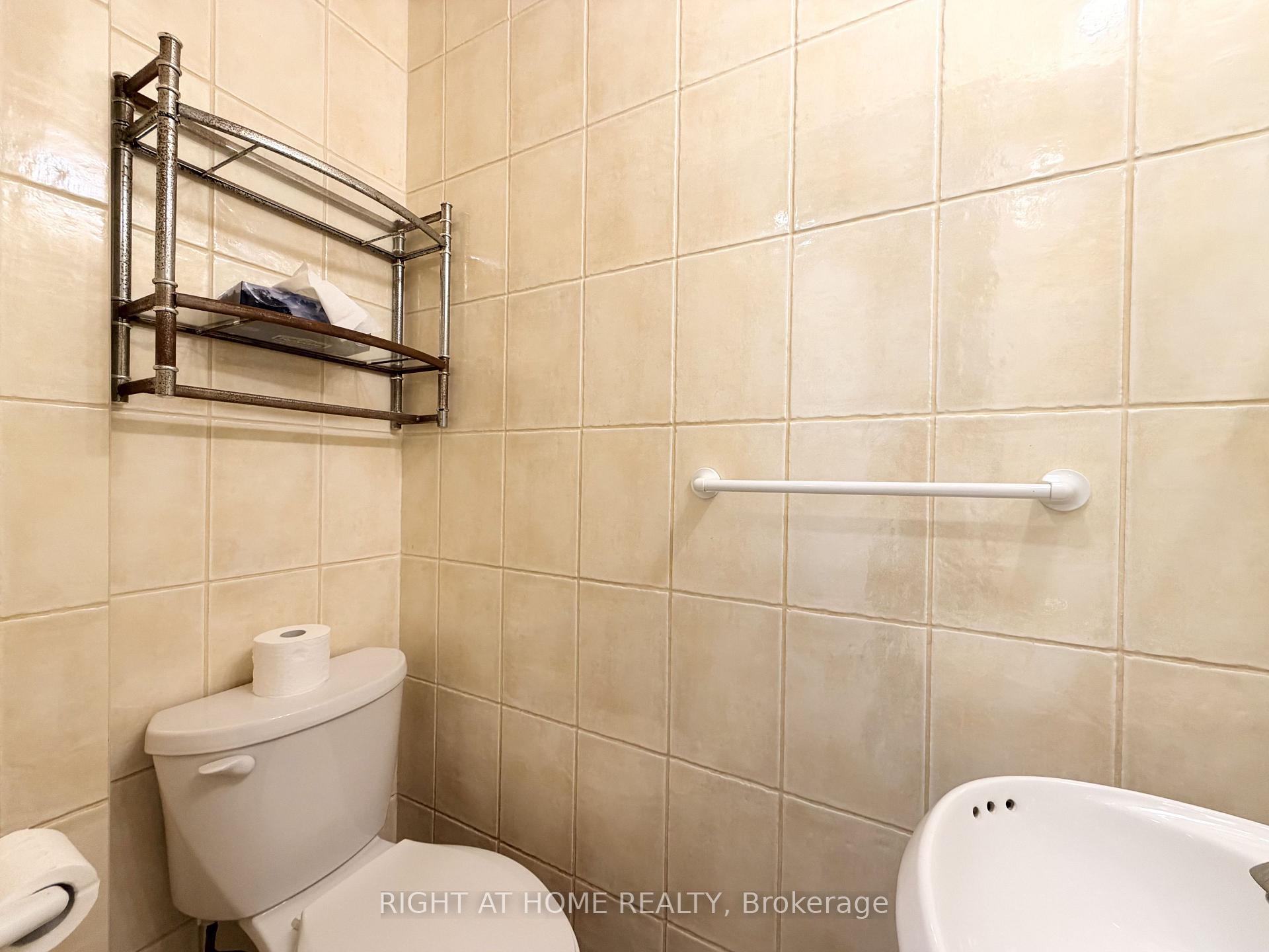Photo 14 of 1502 O'Hara Court, Oshawa, McLaughlin — HOMEH