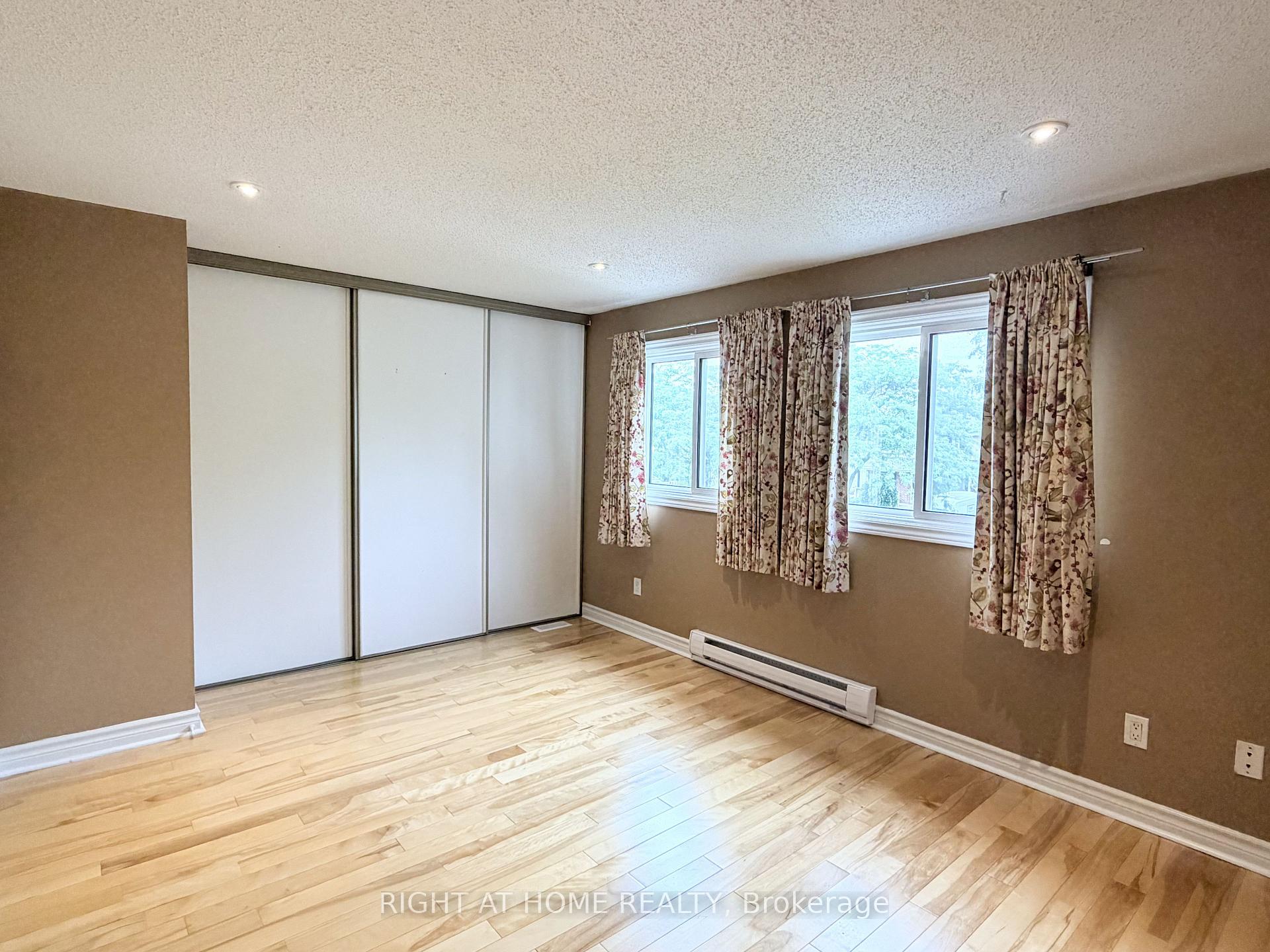 Photo 16 of 1502 O'Hara Court, Oshawa, McLaughlin — HOMEH