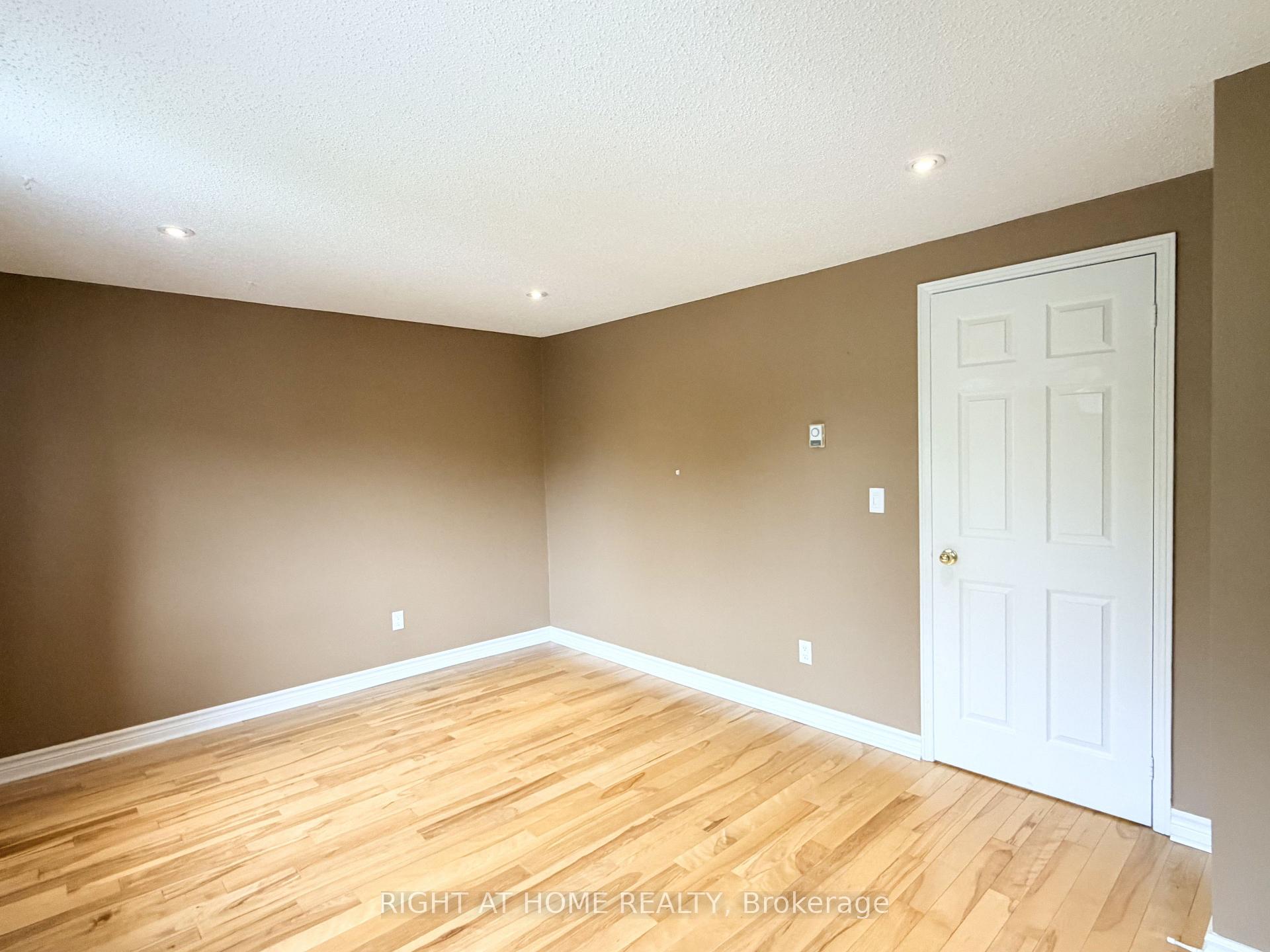 Photo 17 of 1502 O'Hara Court, Oshawa, McLaughlin — HOMEH