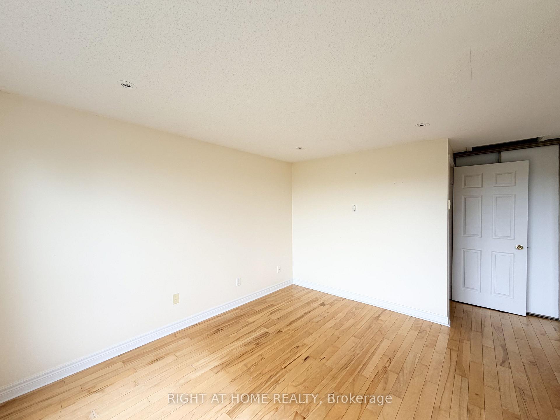 Photo 21 of 1502 O'Hara Court, Oshawa, McLaughlin — HOMEH