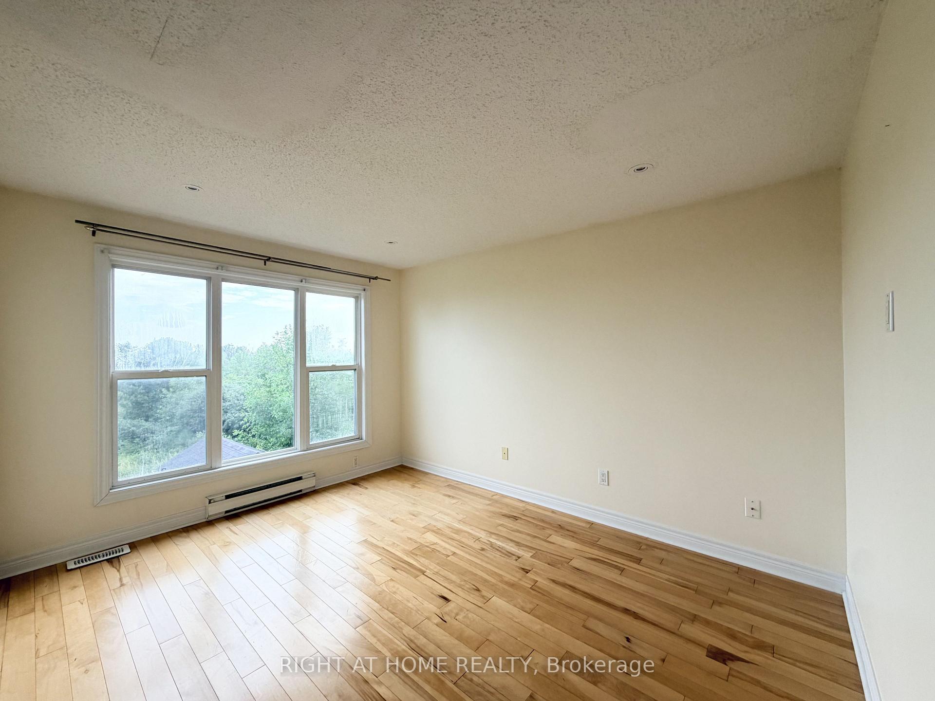 Photo 24 of 1502 O'Hara Court, Oshawa, McLaughlin — HOMEH