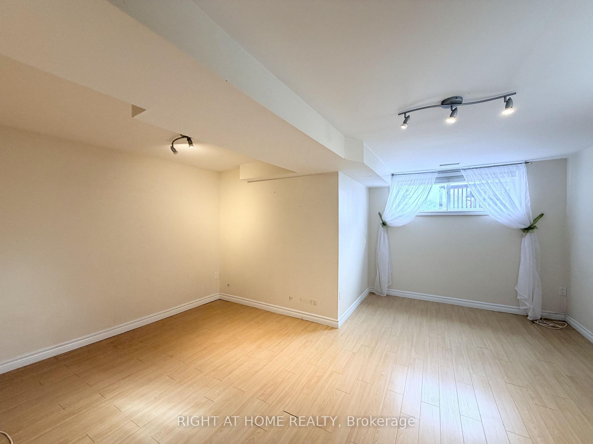 Photo 39 of 1502 O'Hara Court, Oshawa, McLaughlin — HOMEH