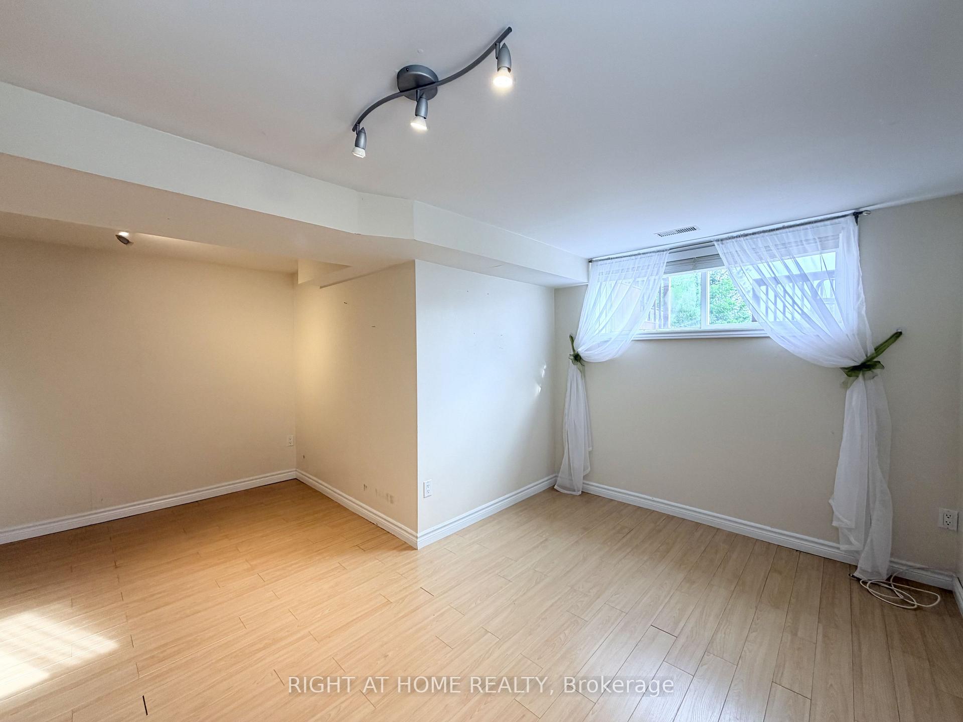 Photo 44 of 1502 O'Hara Court, Oshawa, McLaughlin — HOMEH