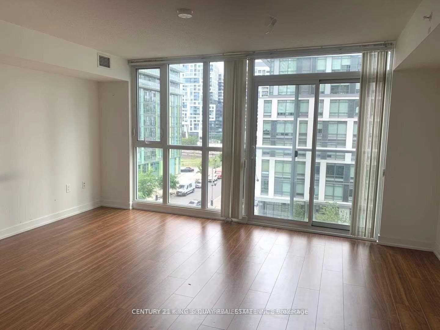 Photo 3 of Unit 608, 85 Queens Wharf Road, Toronto, Waterfront Communities — HOMEH
