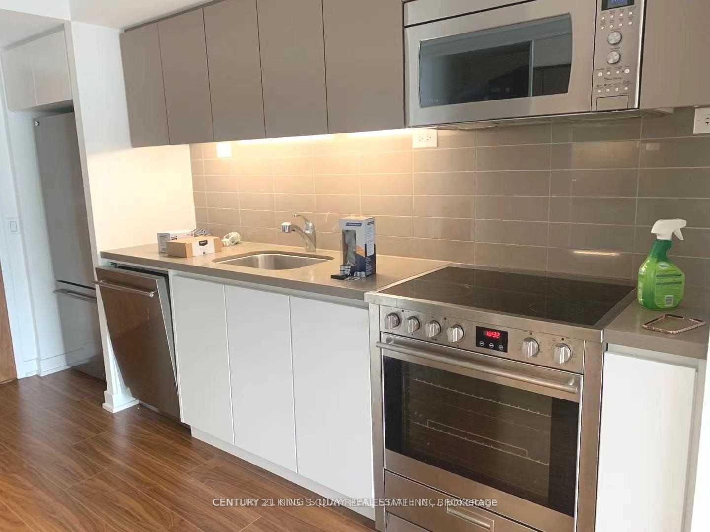 Photo 4 of Unit 608, 85 Queens Wharf Road, Toronto, Waterfront Communities — HOMEH