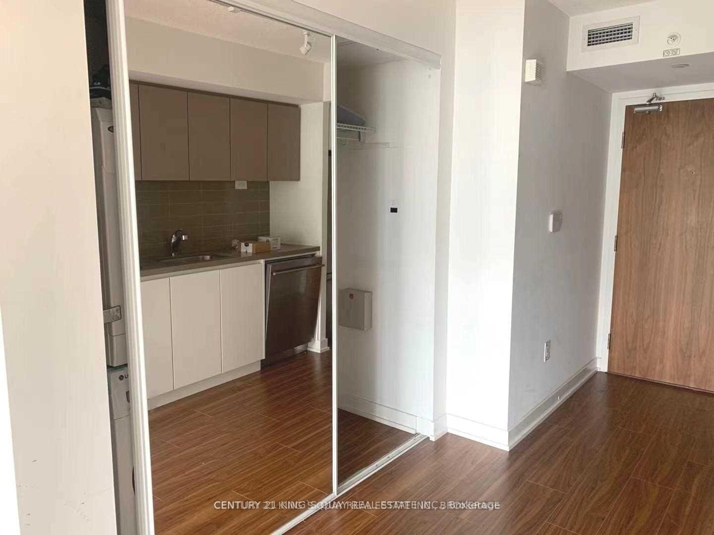 Photo 6 of Unit 608, 85 Queens Wharf Road, Toronto, Waterfront Communities — HOMEH