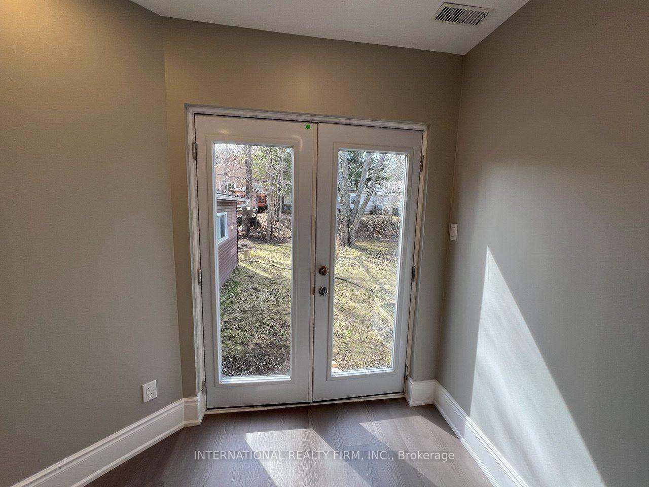 Photo 4 of Unit 101, 73 Murray Drive, Aurora, Aurora Highlands — HOMEH