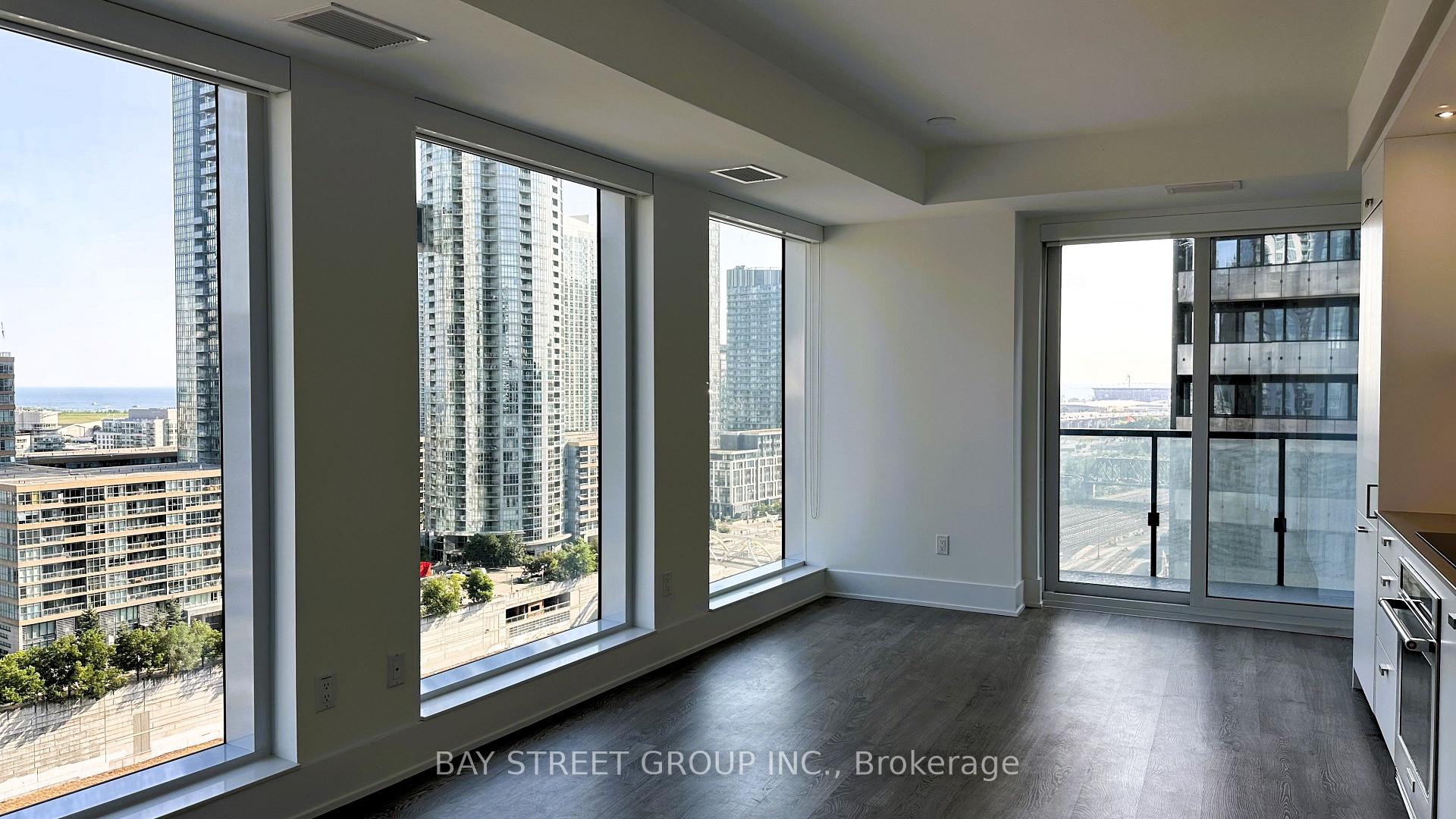 Photo 5 of Unit 913, 470 Front Street W, Toronto, Waterfront Communities — HOMEH