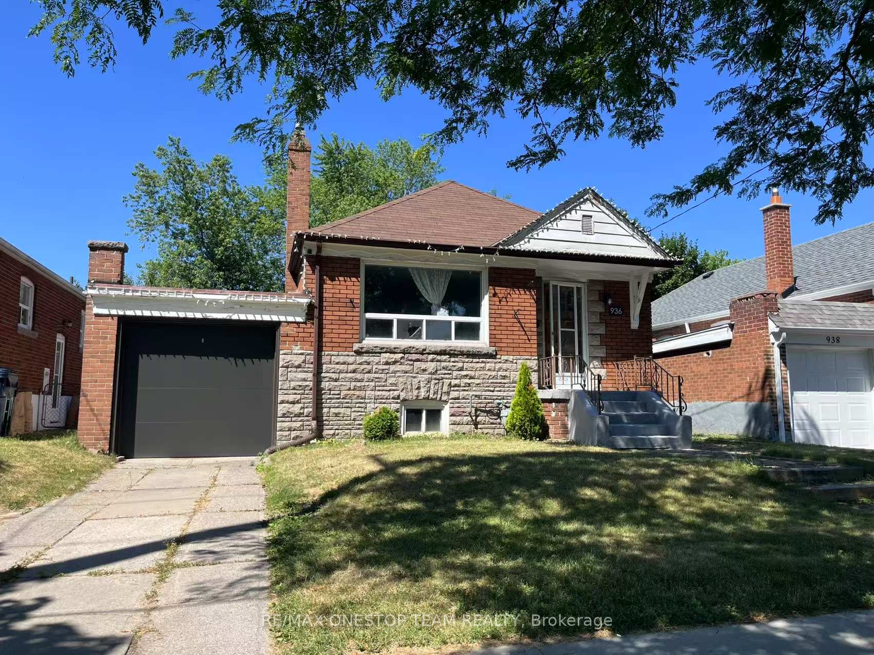 Photo 1 of 936 Pharmacy Avenue, Scarborough, Wexford-Maryvale — HOMEH