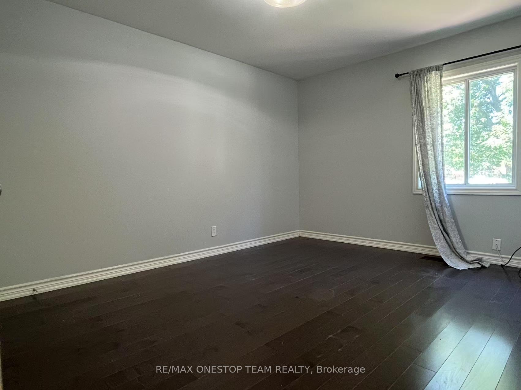 Photo 12 of 936 Pharmacy Avenue, Scarborough, Wexford-Maryvale — HOMEH