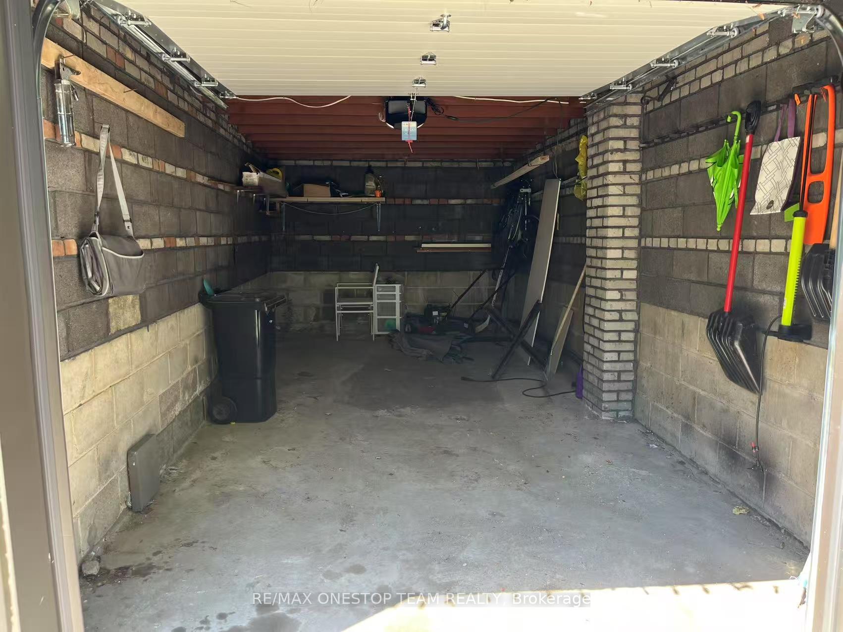 Photo 21 of 936 Pharmacy Avenue, Scarborough, Wexford-Maryvale — HOMEH