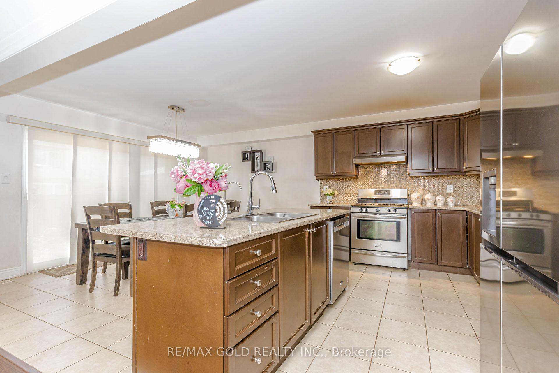 Photo 17 of 21 Killick Road, Brampton, Northwest Brampton — HOMEH