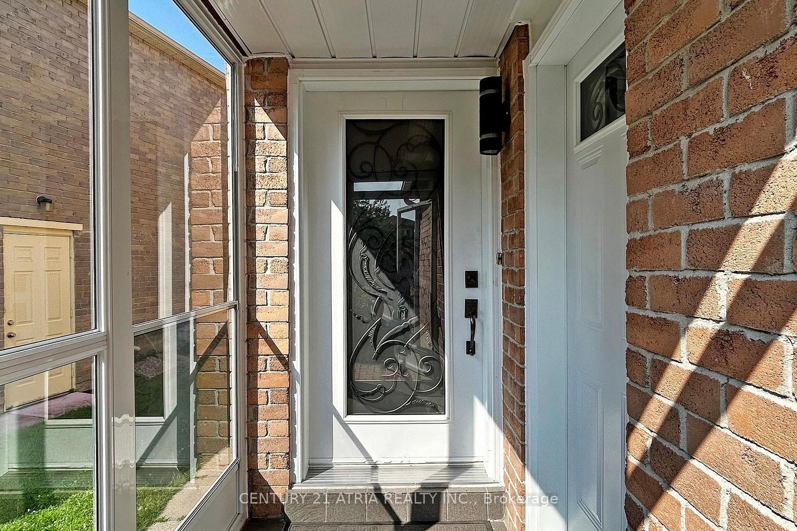 Photo 2 of Unit Upper, 92 Jaffray Road, Markham, Milliken Mills East — HOMEH