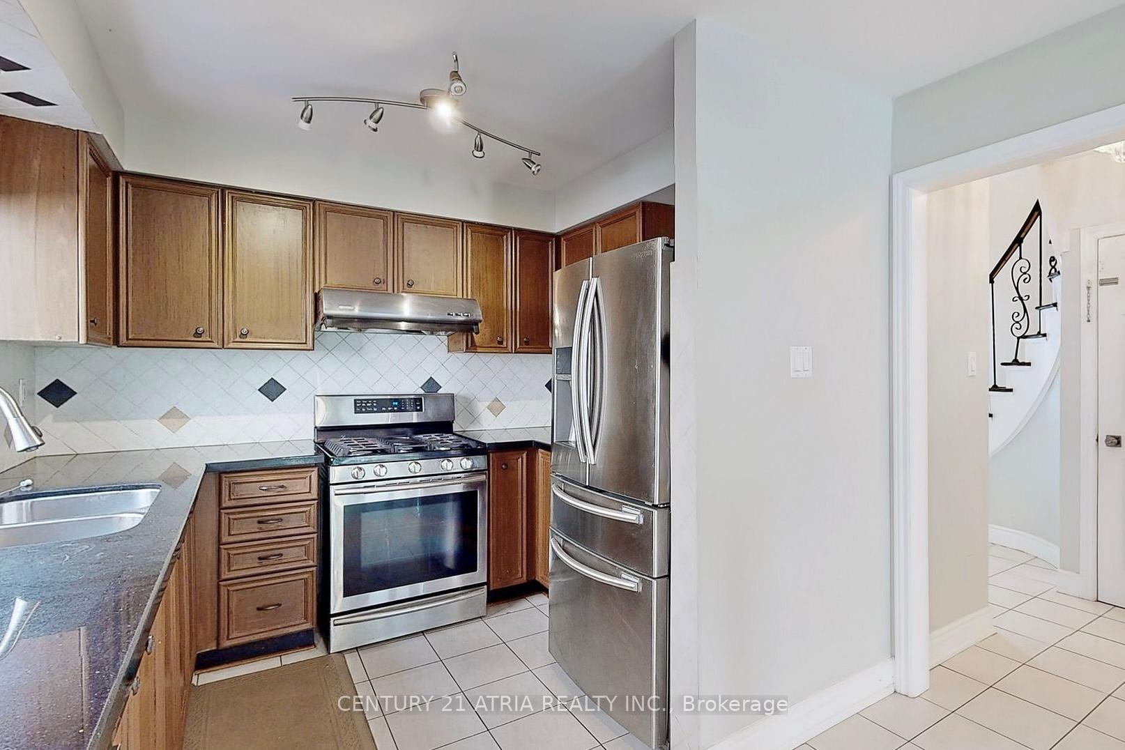 Photo 8 of Unit Upper, 92 Jaffray Road, Markham, Milliken Mills East — HOMEH
