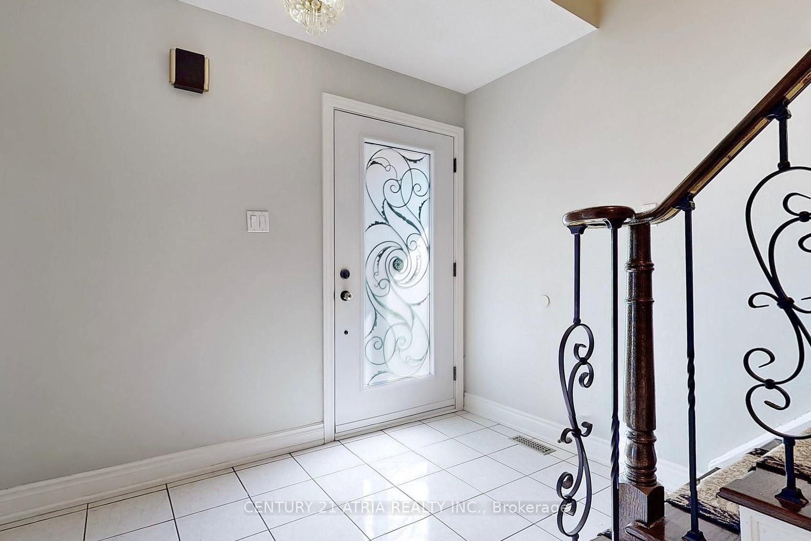 Photo 10 of Unit Upper, 92 Jaffray Road, Markham, Milliken Mills East — HOMEH