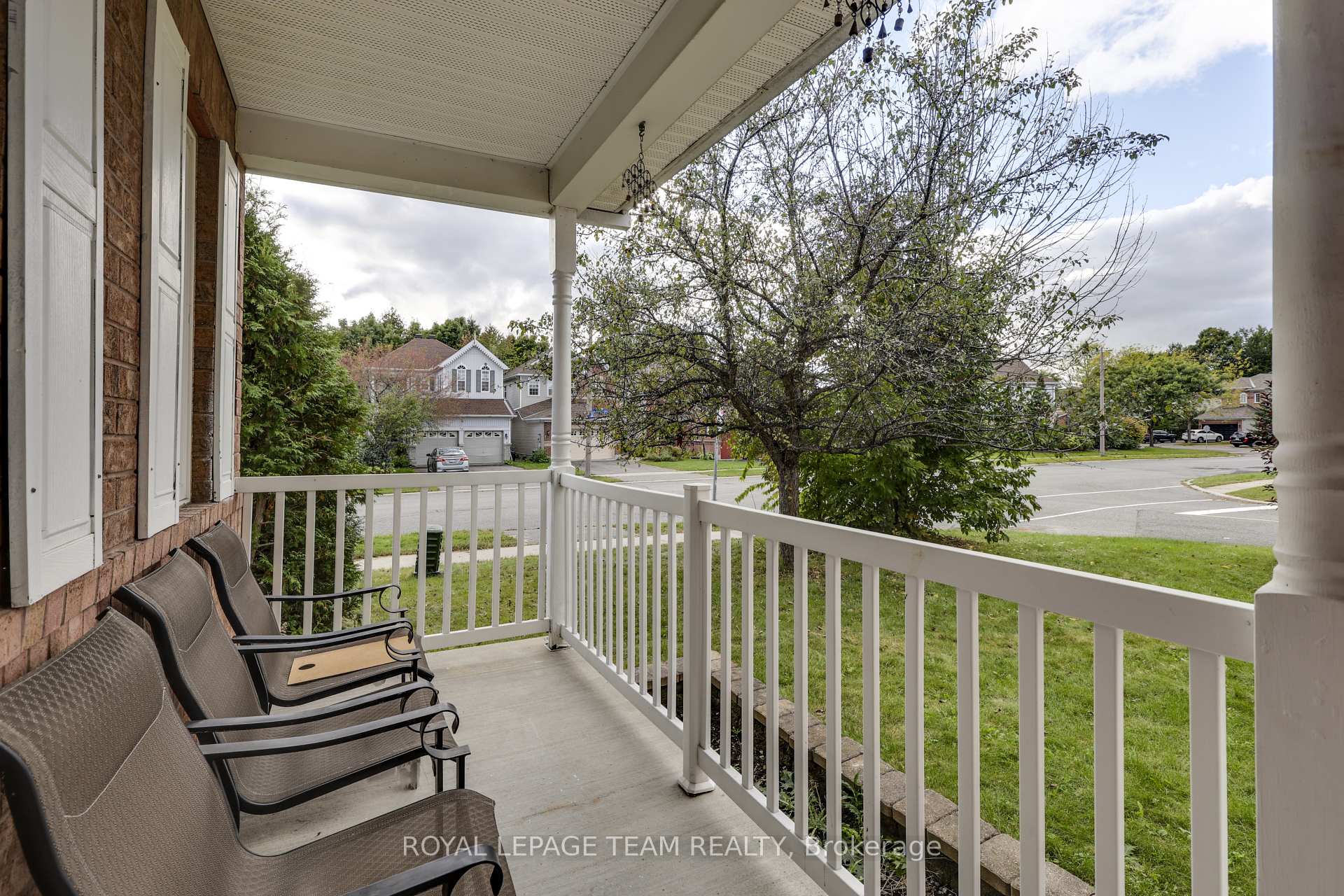 Photo 2 of 35 Norgold Crescent, Ottawa, Kanata - Kanata Lakes/Heritage Hills — HOMEH