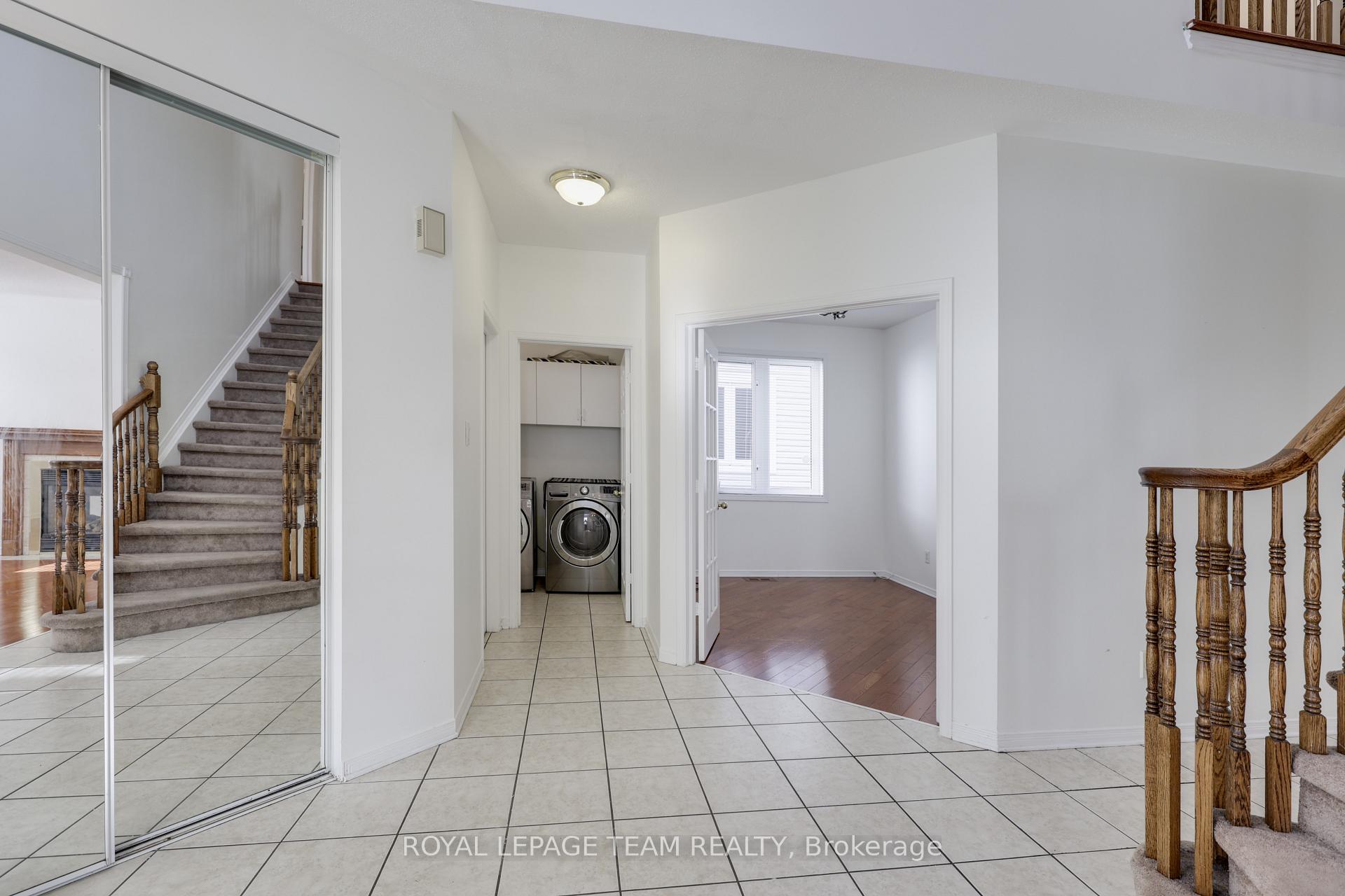 Photo 3 of 35 Norgold Crescent, Ottawa, Kanata - Kanata Lakes/Heritage Hills — HOMEH