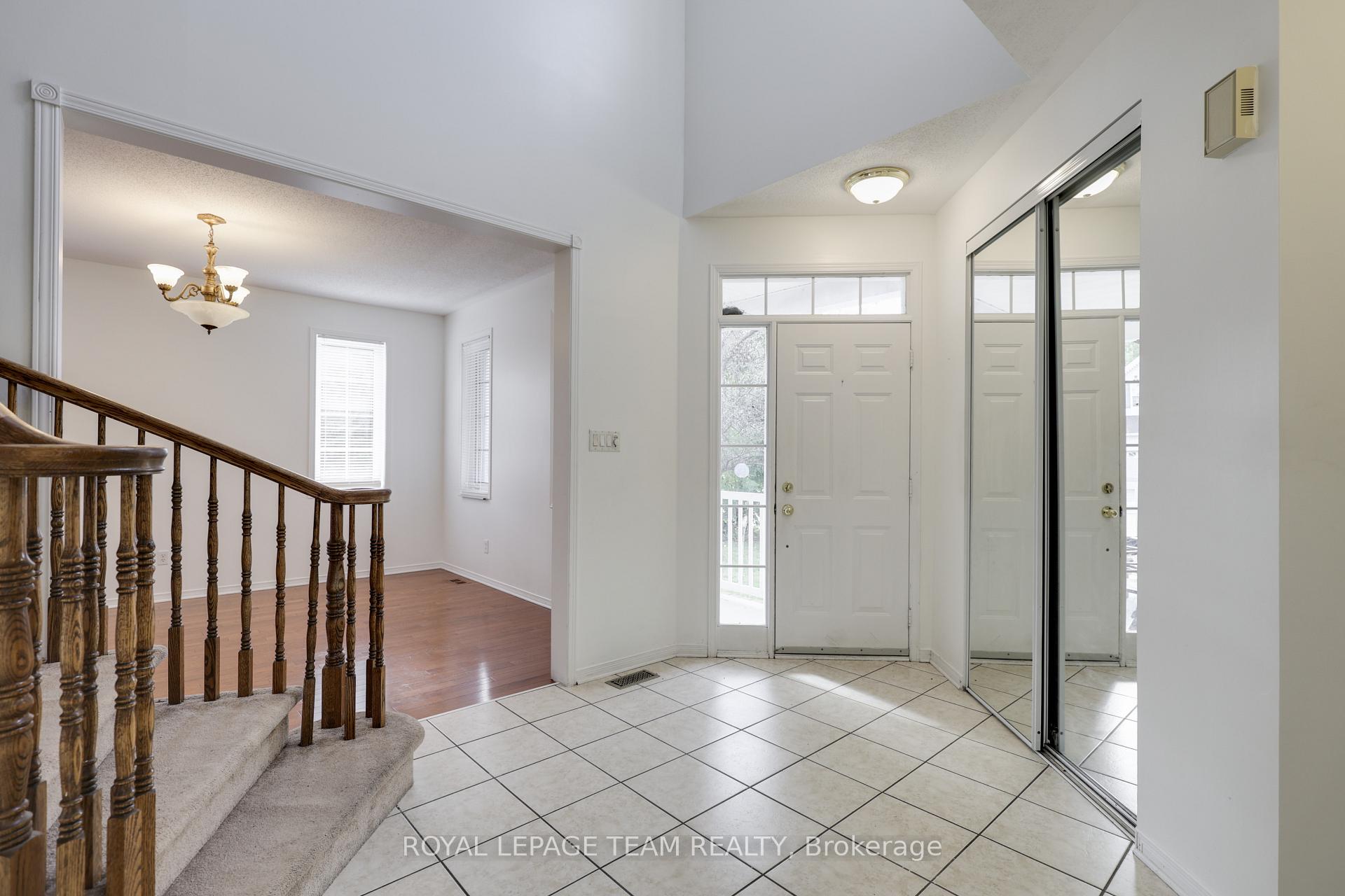 Photo 4 of 35 Norgold Crescent, Ottawa, Kanata - Kanata Lakes/Heritage Hills — HOMEH