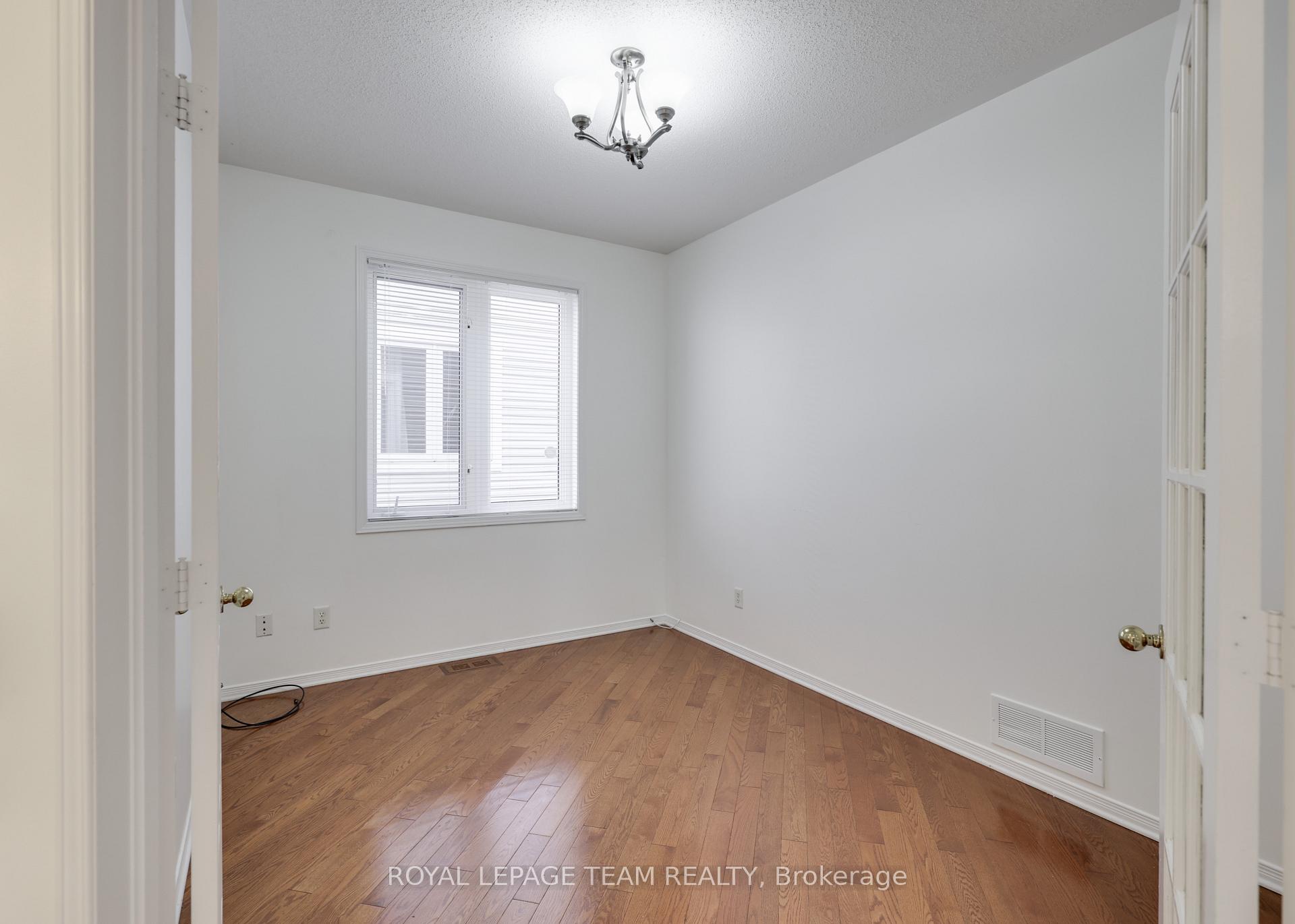 Photo 8 of 35 Norgold Crescent, Ottawa, Kanata - Kanata Lakes/Heritage Hills — HOMEH