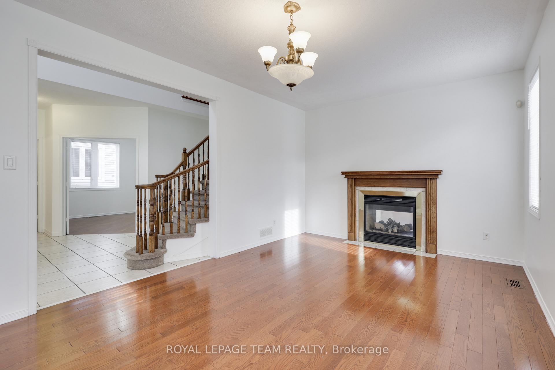 Photo 10 of 35 Norgold Crescent, Ottawa, Kanata - Kanata Lakes/Heritage Hills — HOMEH