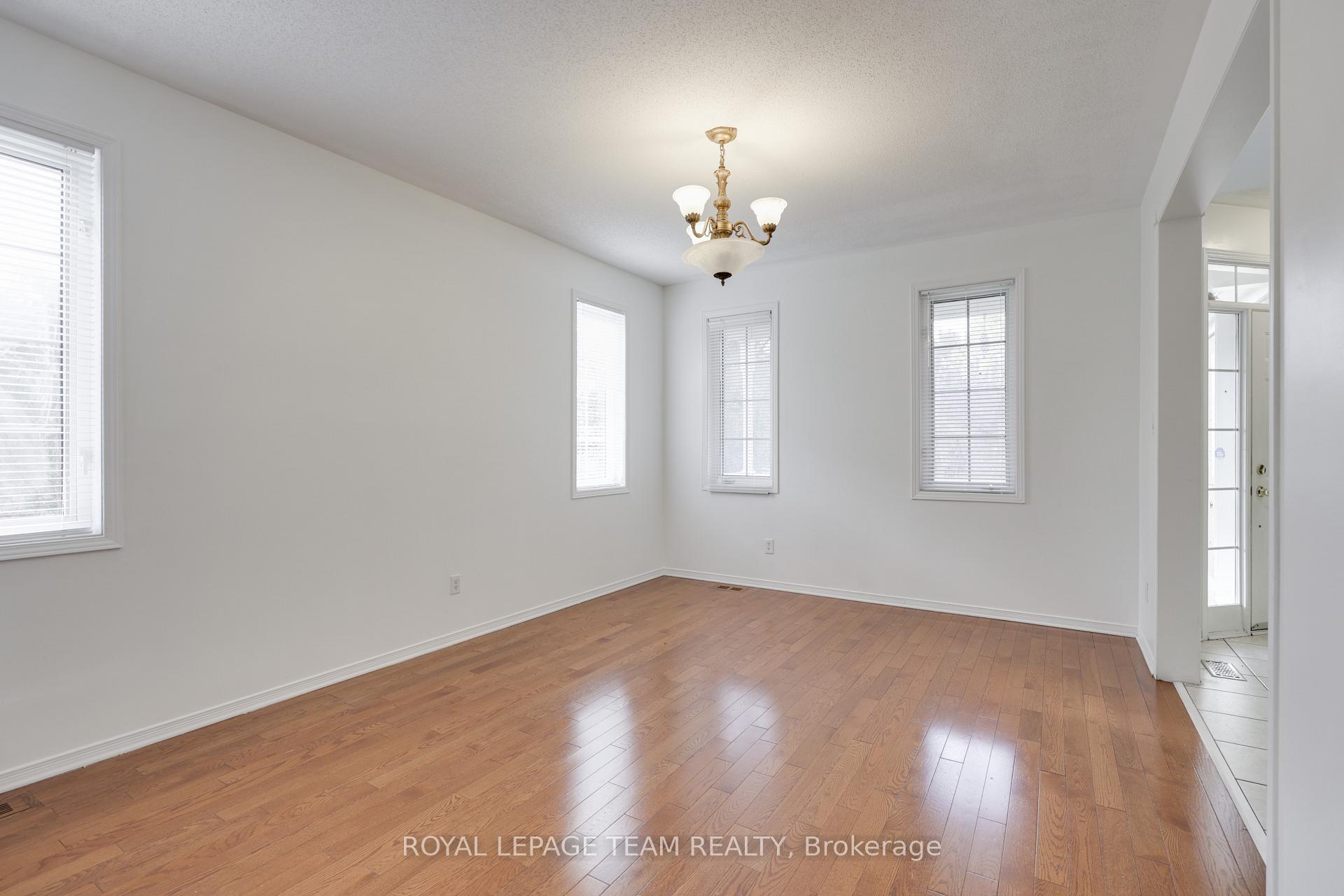 Photo 12 of 35 Norgold Crescent, Ottawa, Kanata - Kanata Lakes/Heritage Hills — HOMEH