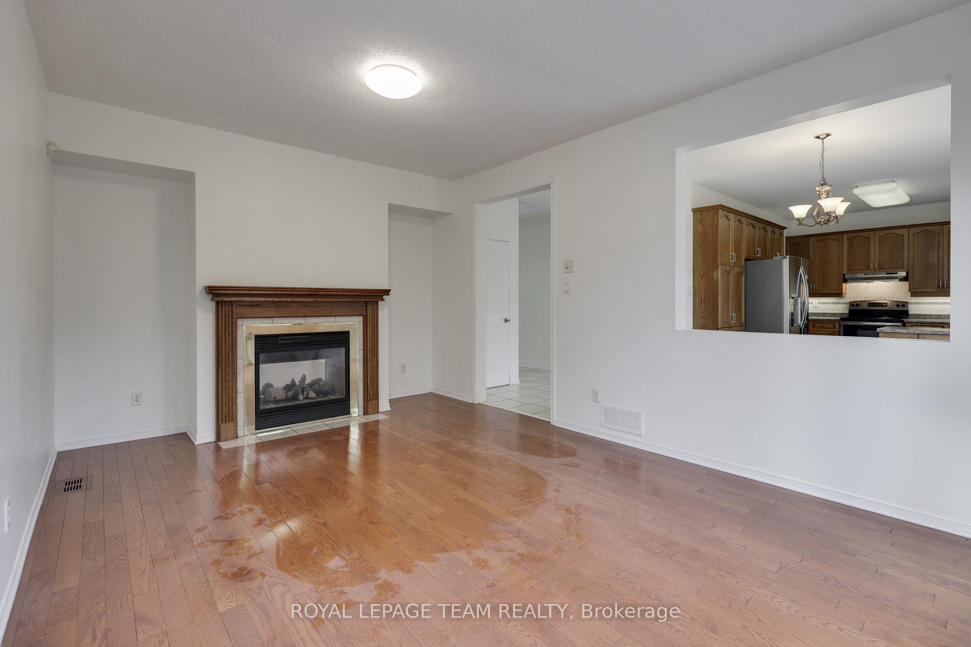 Photo 16 of 35 Norgold Crescent, Ottawa, Kanata - Kanata Lakes/Heritage Hills — HOMEH