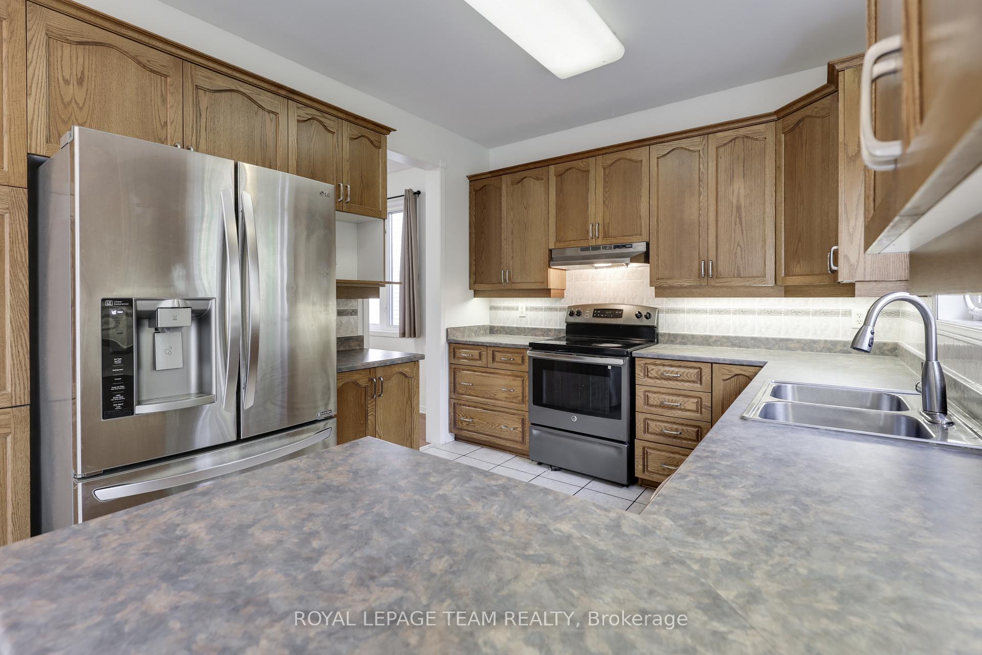 Photo 23 of 35 Norgold Crescent, Ottawa, Kanata - Kanata Lakes/Heritage Hills — HOMEH