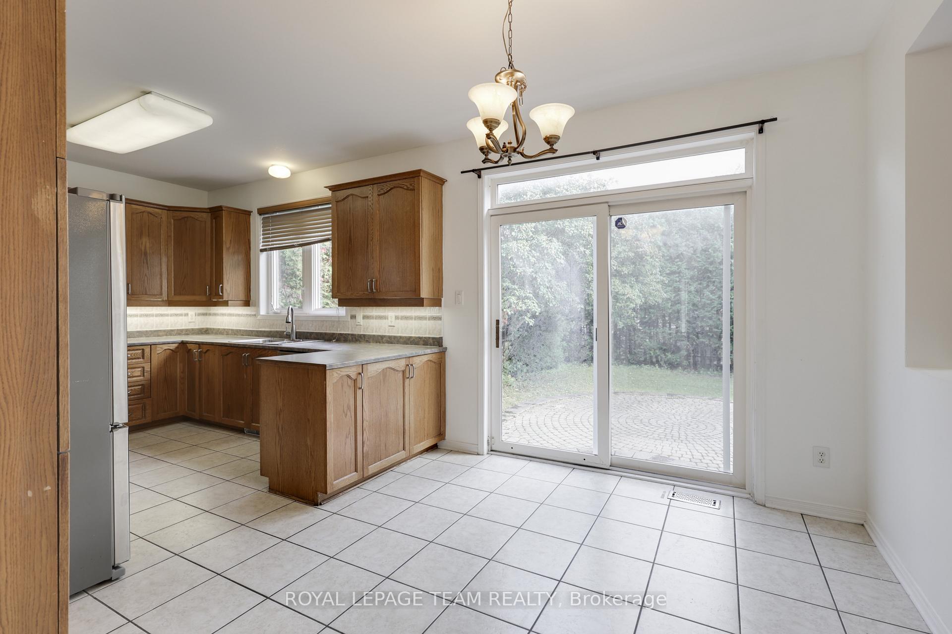 Photo 25 of 35 Norgold Crescent, Ottawa, Kanata - Kanata Lakes/Heritage Hills — HOMEH