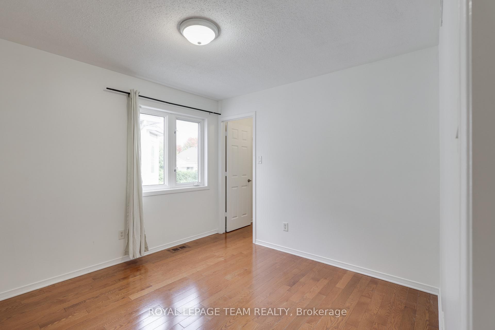 Photo 37 of 35 Norgold Crescent, Ottawa, Kanata - Kanata Lakes/Heritage Hills — HOMEH