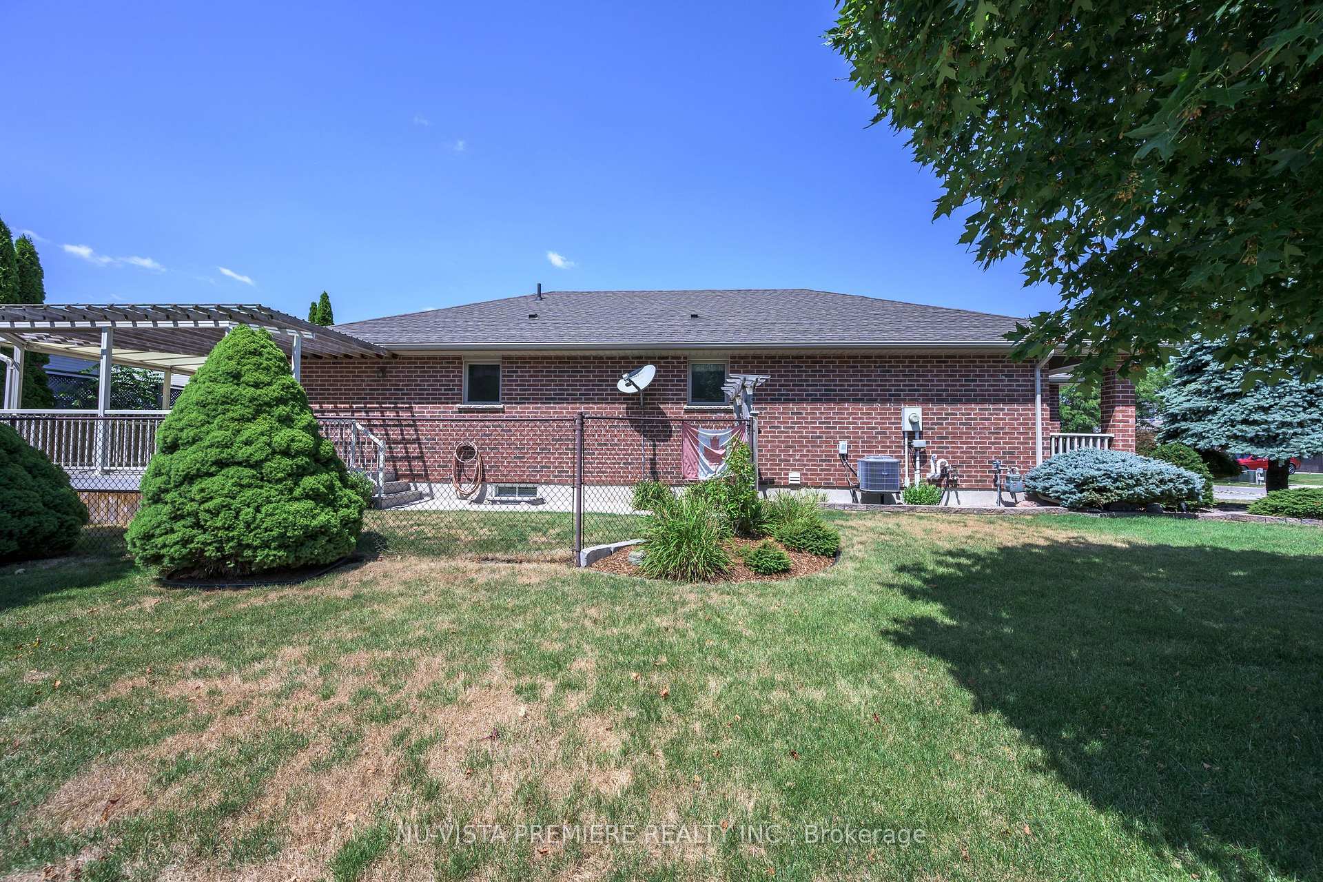 Photo 3 of 1616 Blackmaple Crescent, London, East A — HOMEH