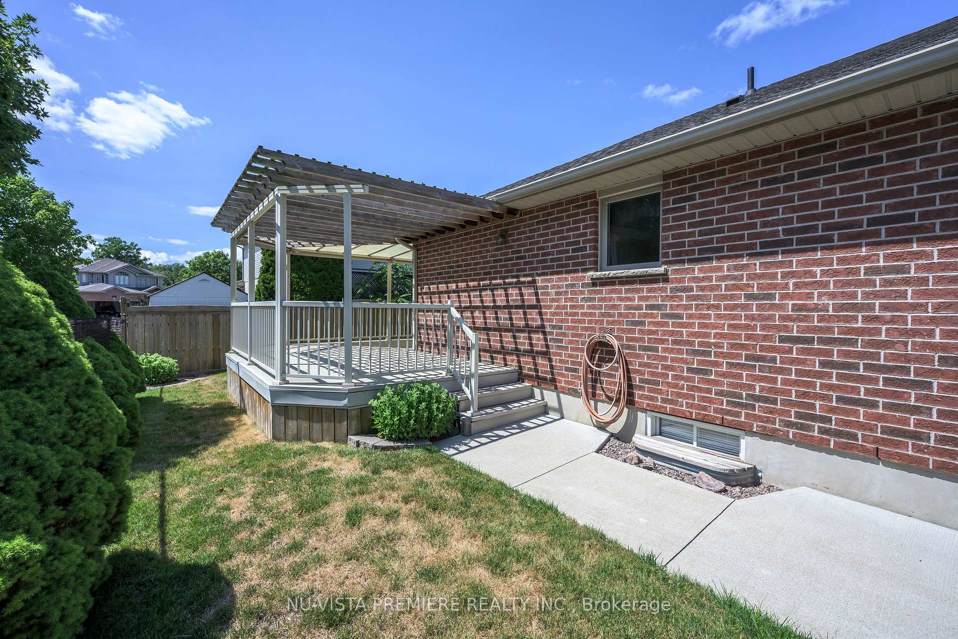 Photo 9 of 1616 Blackmaple Crescent, London, East A — HOMEH