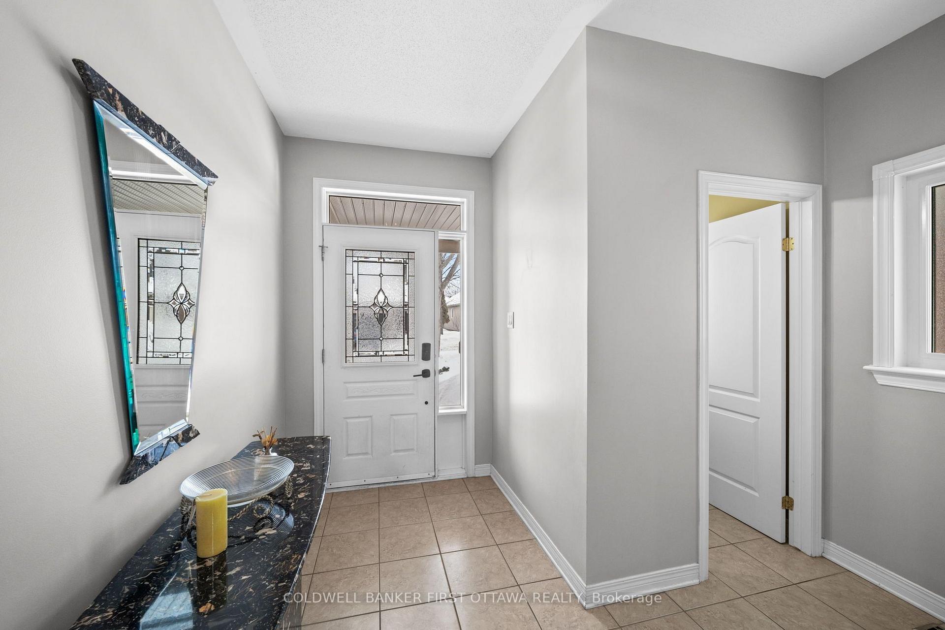 Photo 3 of 6A Rosetta Avenue, Ottawa, Barrhaven East — HOMEH