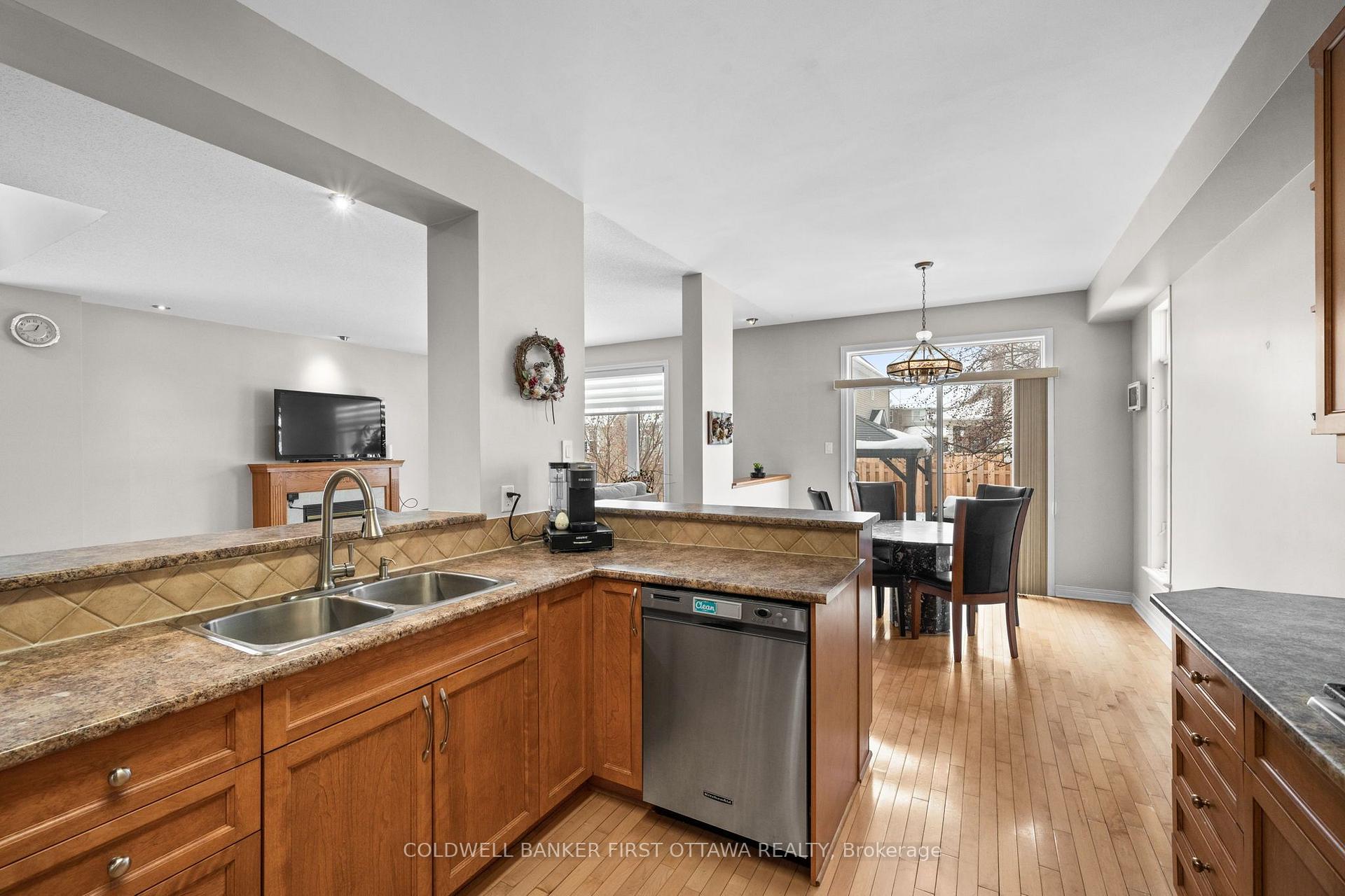 Photo 10 of 6A Rosetta Avenue, Ottawa, Barrhaven East — HOMEH