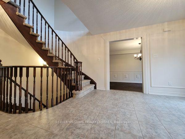 Photo 7 of 19 Northview Crescent, Barrie, Northwest — HOMEH