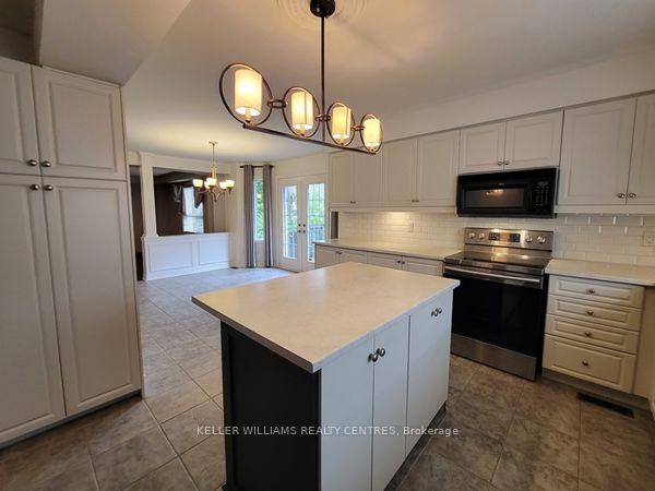 Photo 11 of 19 Northview Crescent, Barrie, Northwest — HOMEH